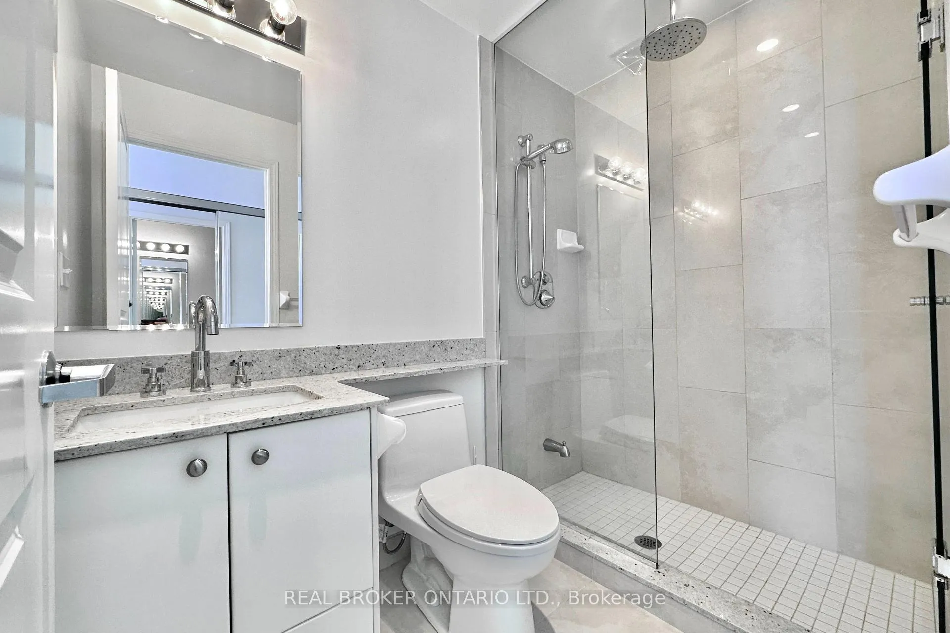 Photo 11 of Unit 807, 1910 Lakeshore Boulevard, Toronto, High Park-Swansea — HOMEH