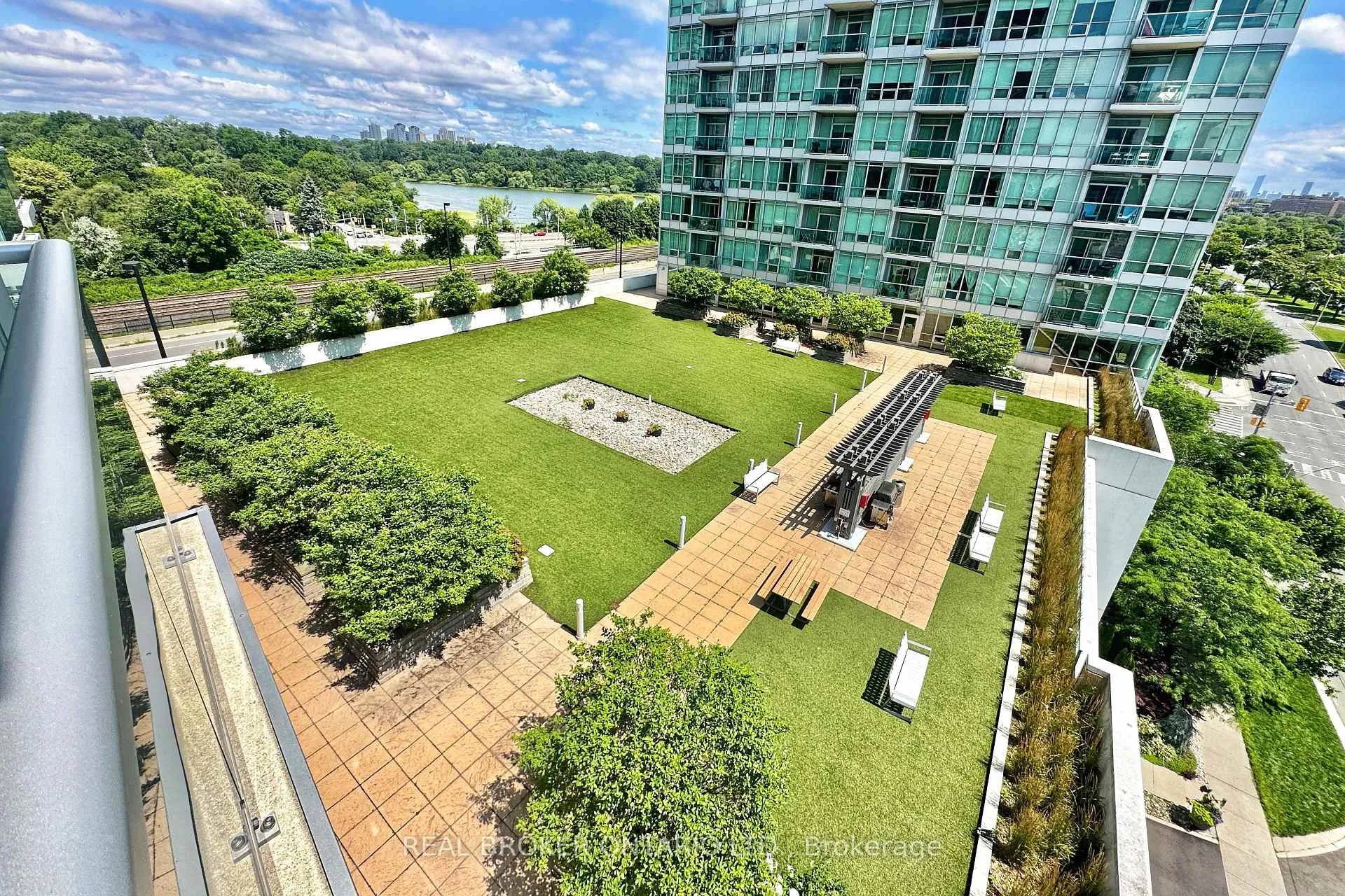 Photo 28 of Unit 807, 1910 Lakeshore Boulevard, Toronto, High Park-Swansea — HOMEH