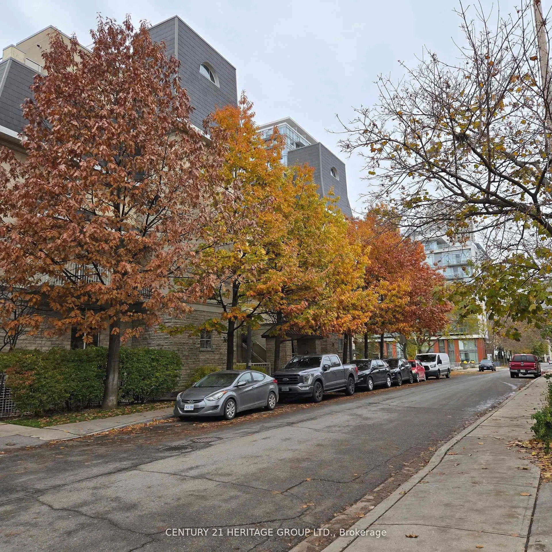 Photo 2 of Unit 239, 28 Stadium Road, Toronto, Niagara — HOMEH