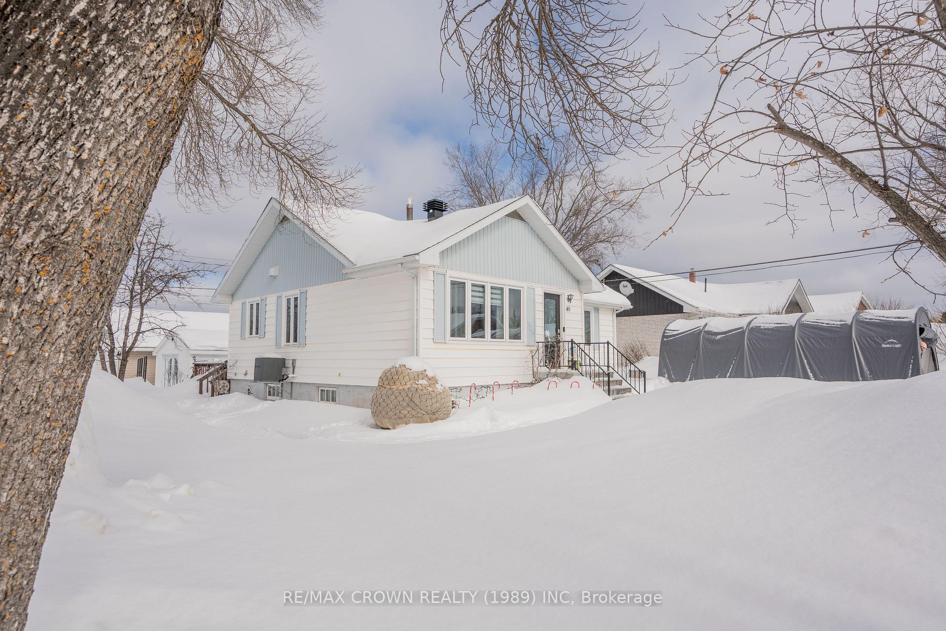 Photo 1 of 40 Pine Crescent, Kapuskasing — HOMEH