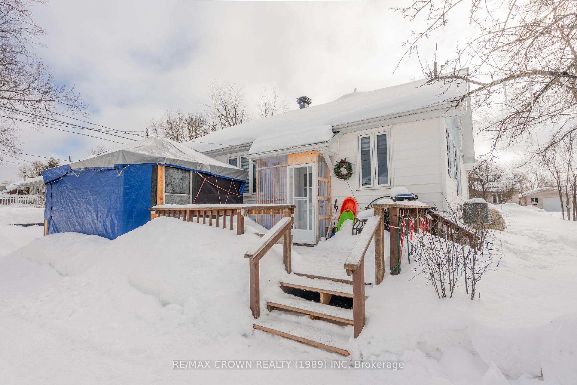 Photo 5 of 40 Pine Crescent, Kapuskasing — HOMEH
