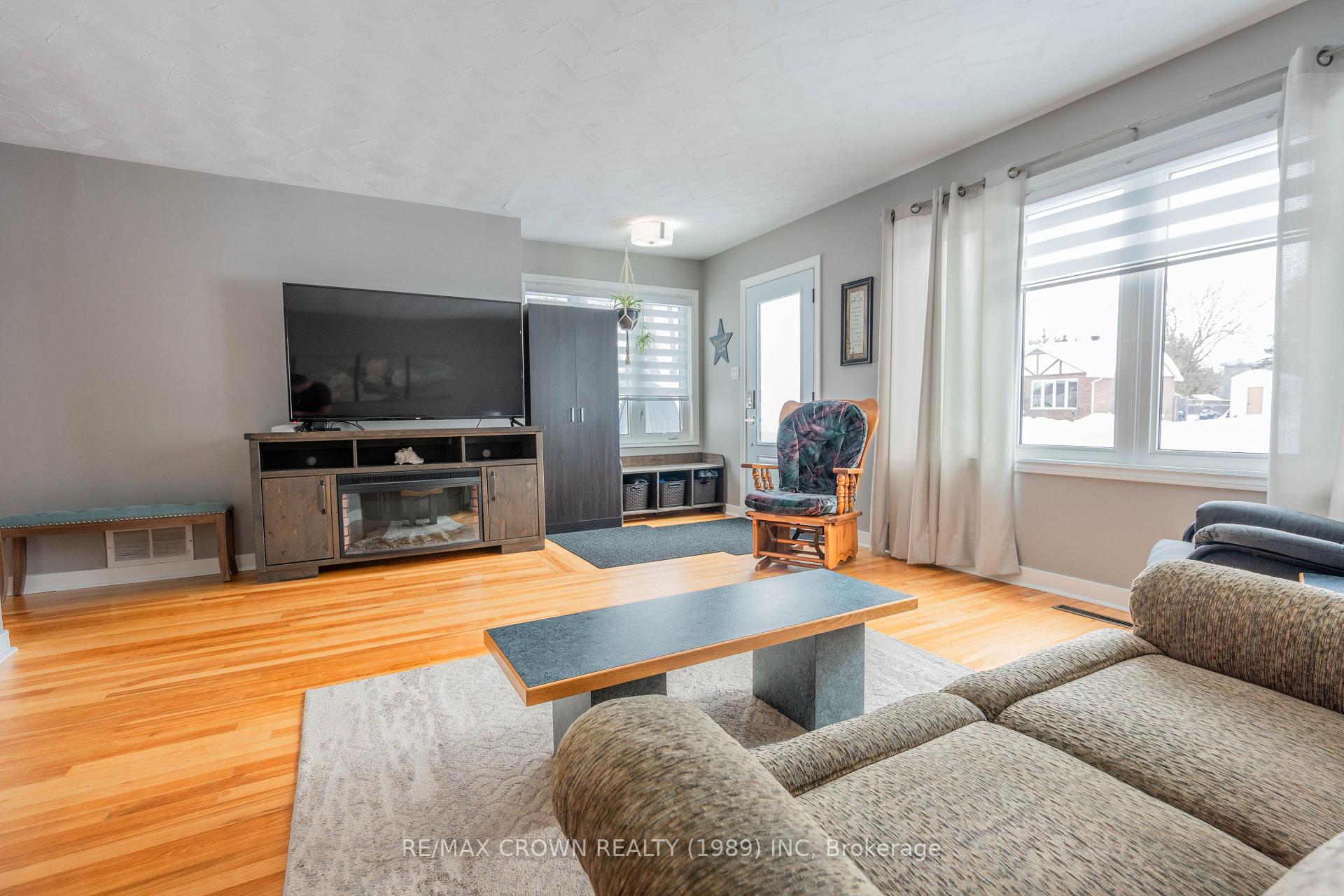 Photo 12 of 40 Pine Crescent, Kapuskasing — HOMEH
