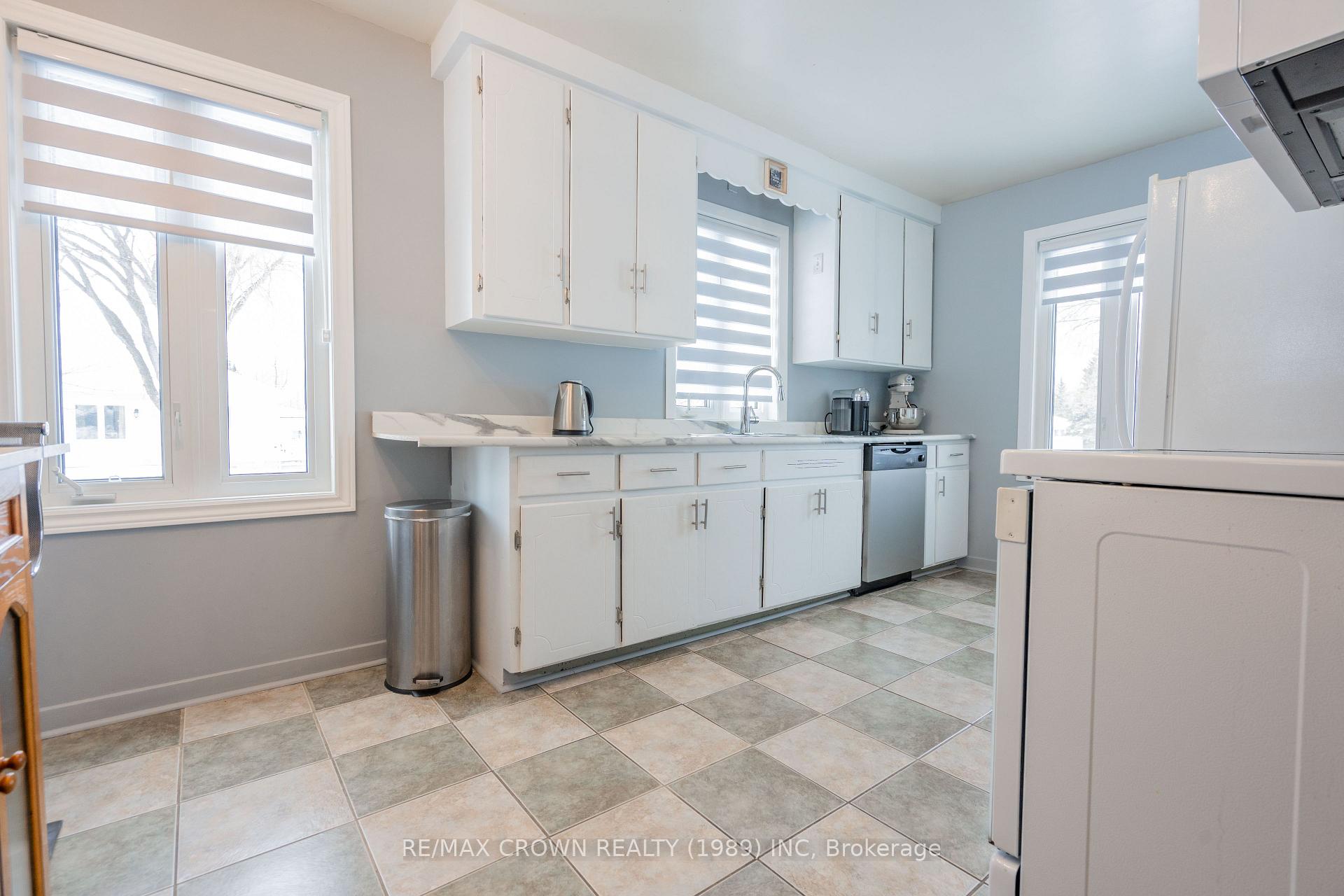 Photo 14 of 40 Pine Crescent, Kapuskasing — HOMEH