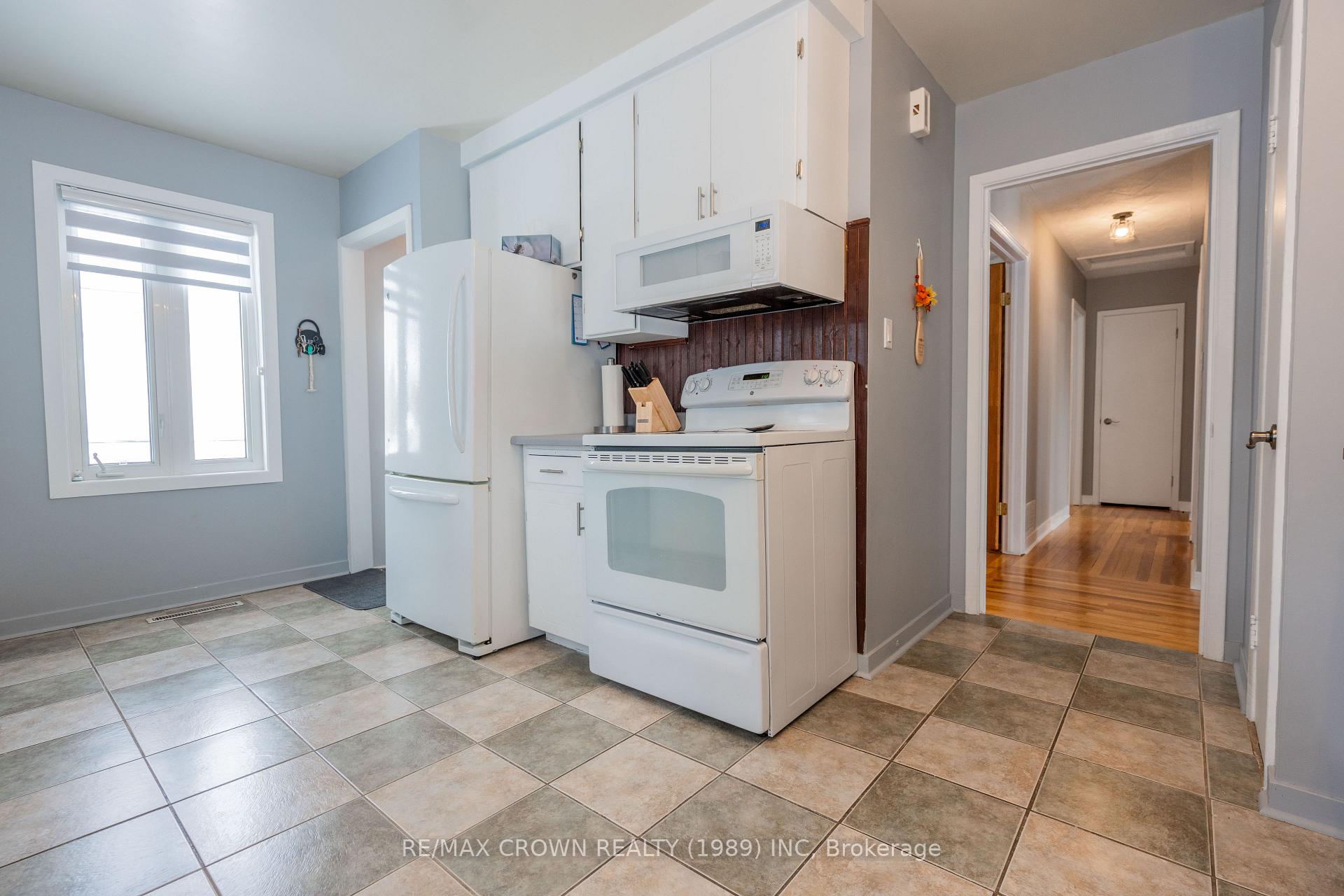 Photo 15 of 40 Pine Crescent, Kapuskasing — HOMEH