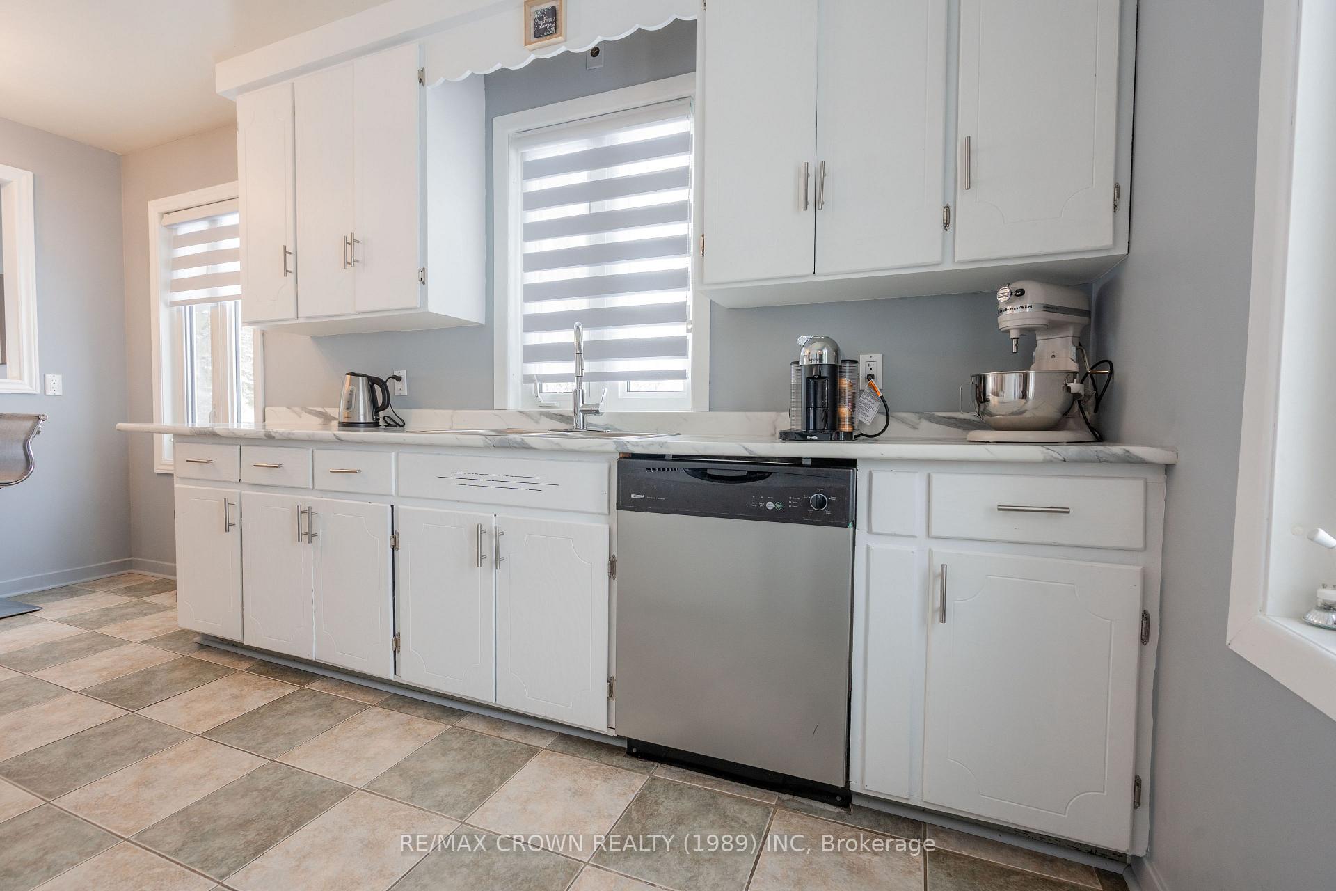 Photo 17 of 40 Pine Crescent, Kapuskasing — HOMEH