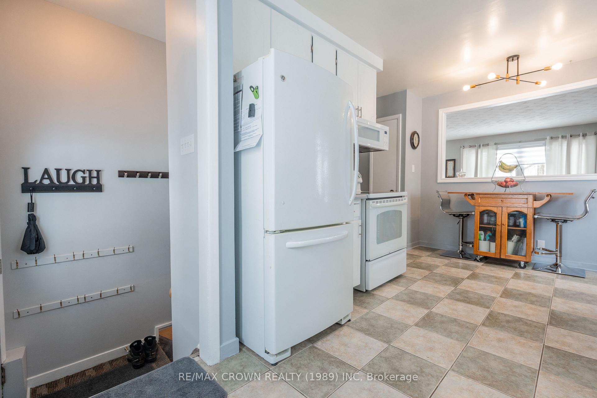 Photo 18 of 40 Pine Crescent, Kapuskasing — HOMEH
