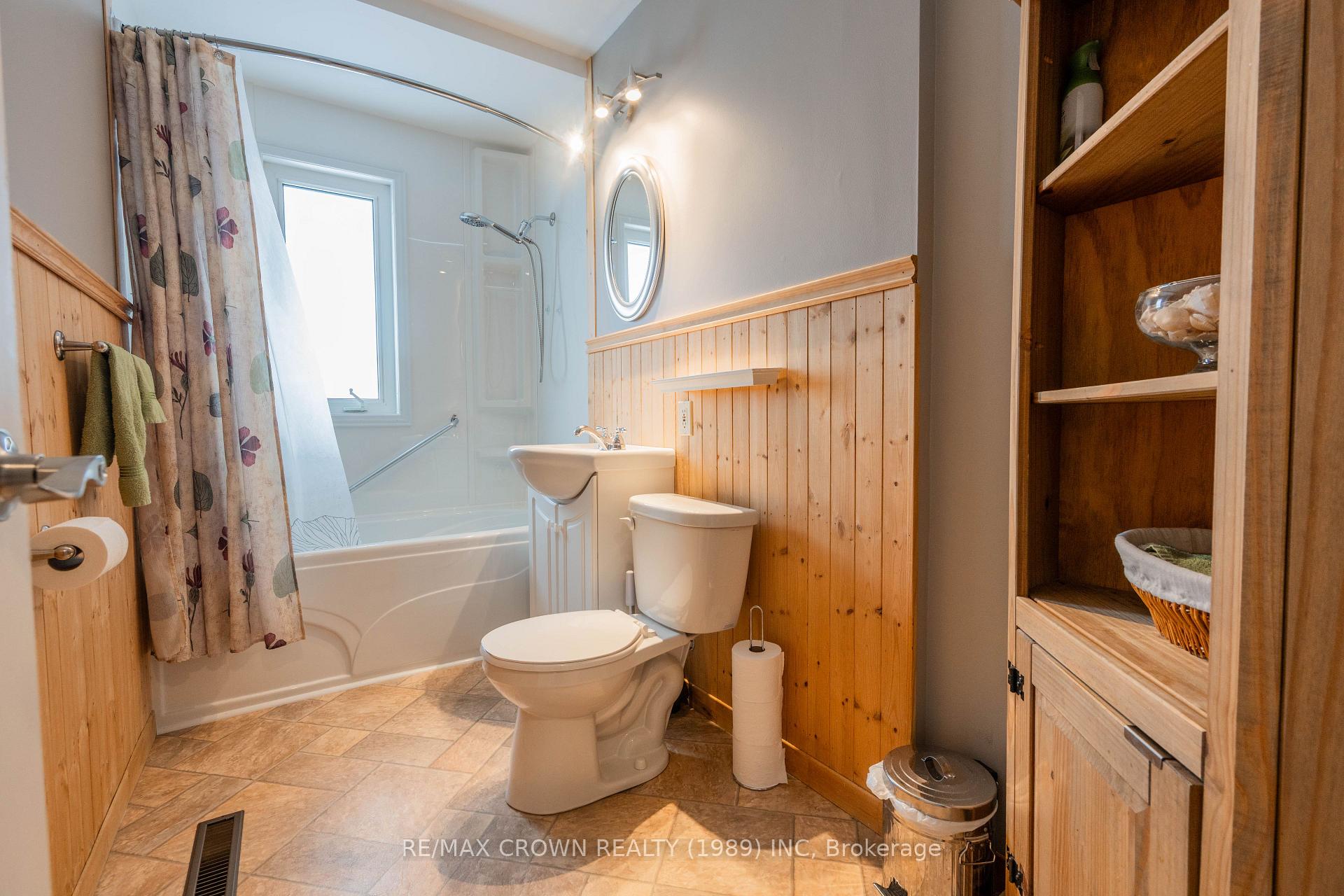 Photo 28 of 40 Pine Crescent, Kapuskasing — HOMEH