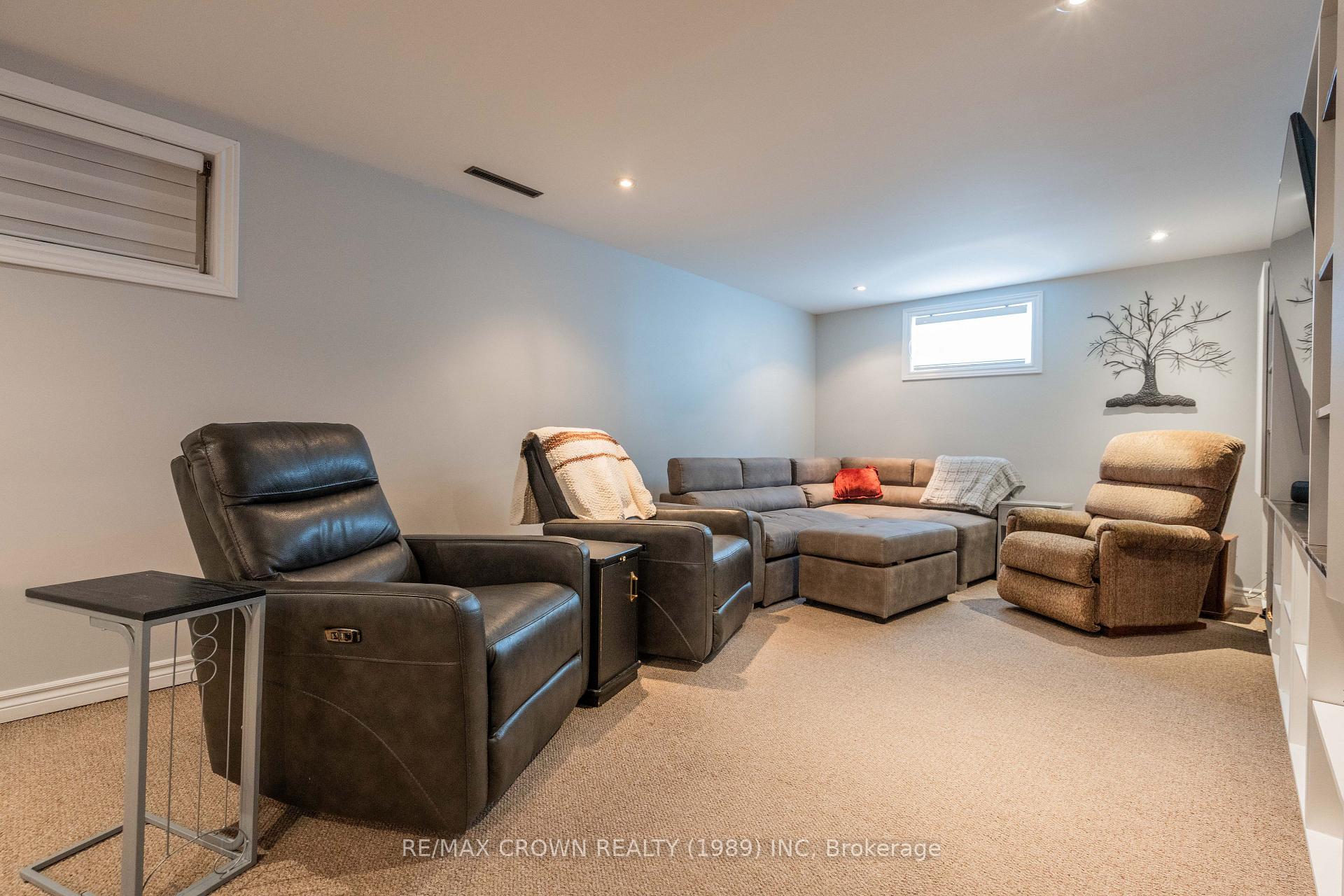 Photo 33 of 40 Pine Crescent, Kapuskasing — HOMEH