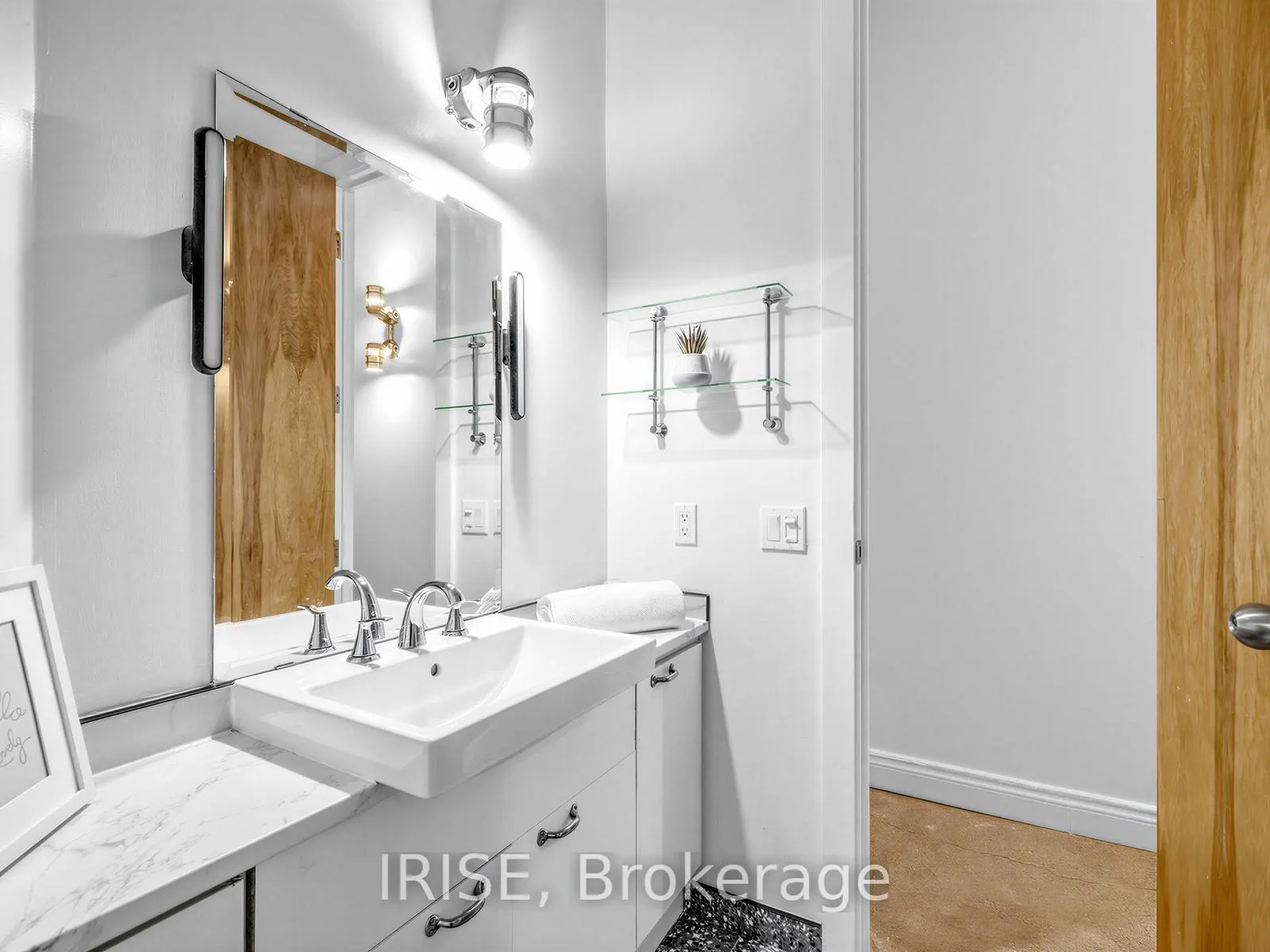 Photo 6 of Unit 718, 155 Dalhousie Street, Toronto, Church-Yonge Corridor — HOMEH