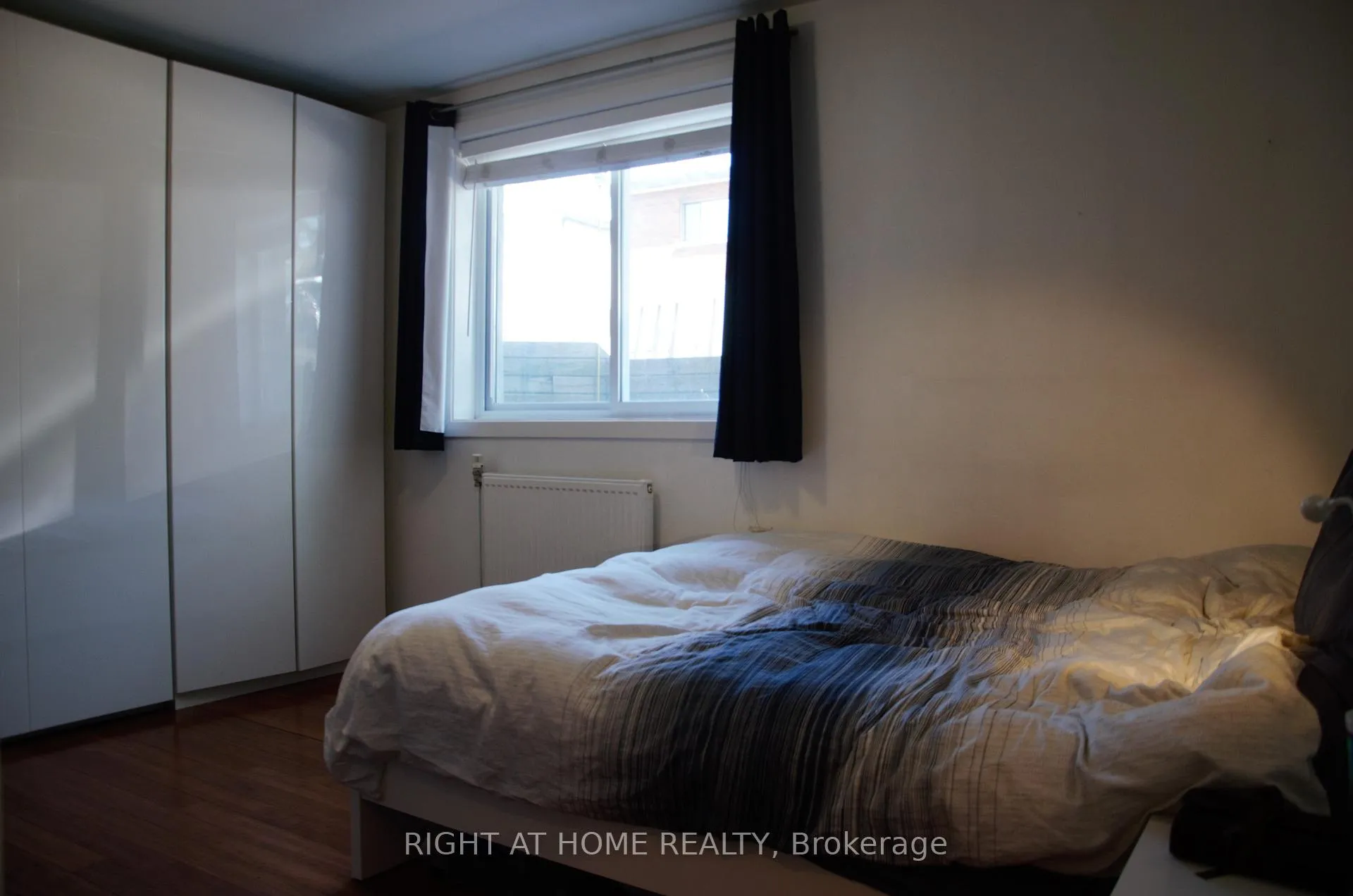 Photo 3 of 33 Marier Avenue, Ottawa, Vanier — HOMEH