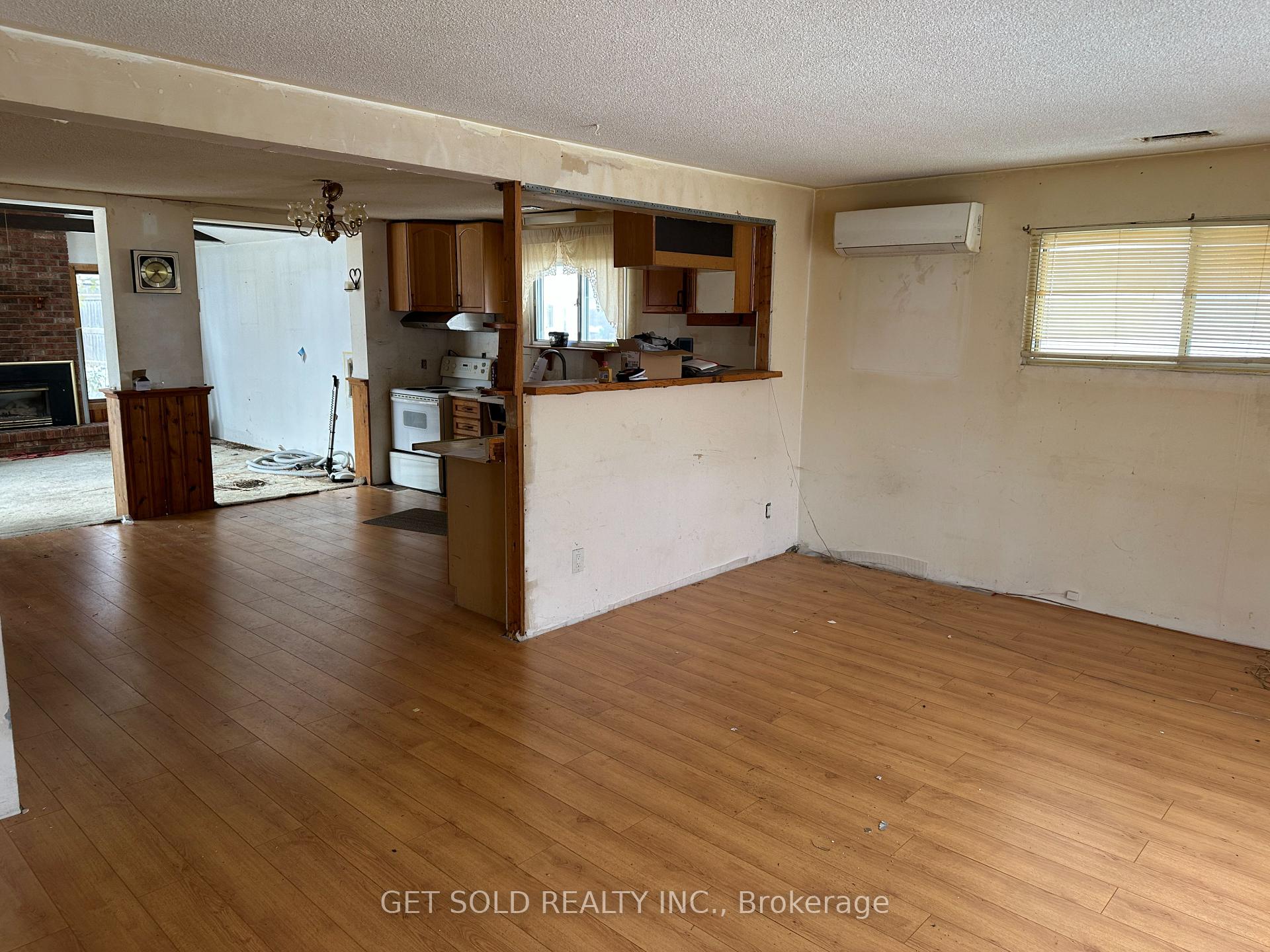 Photo 6 of 7866 Yonge Street N, Innisfil, Stroud — HOMEH