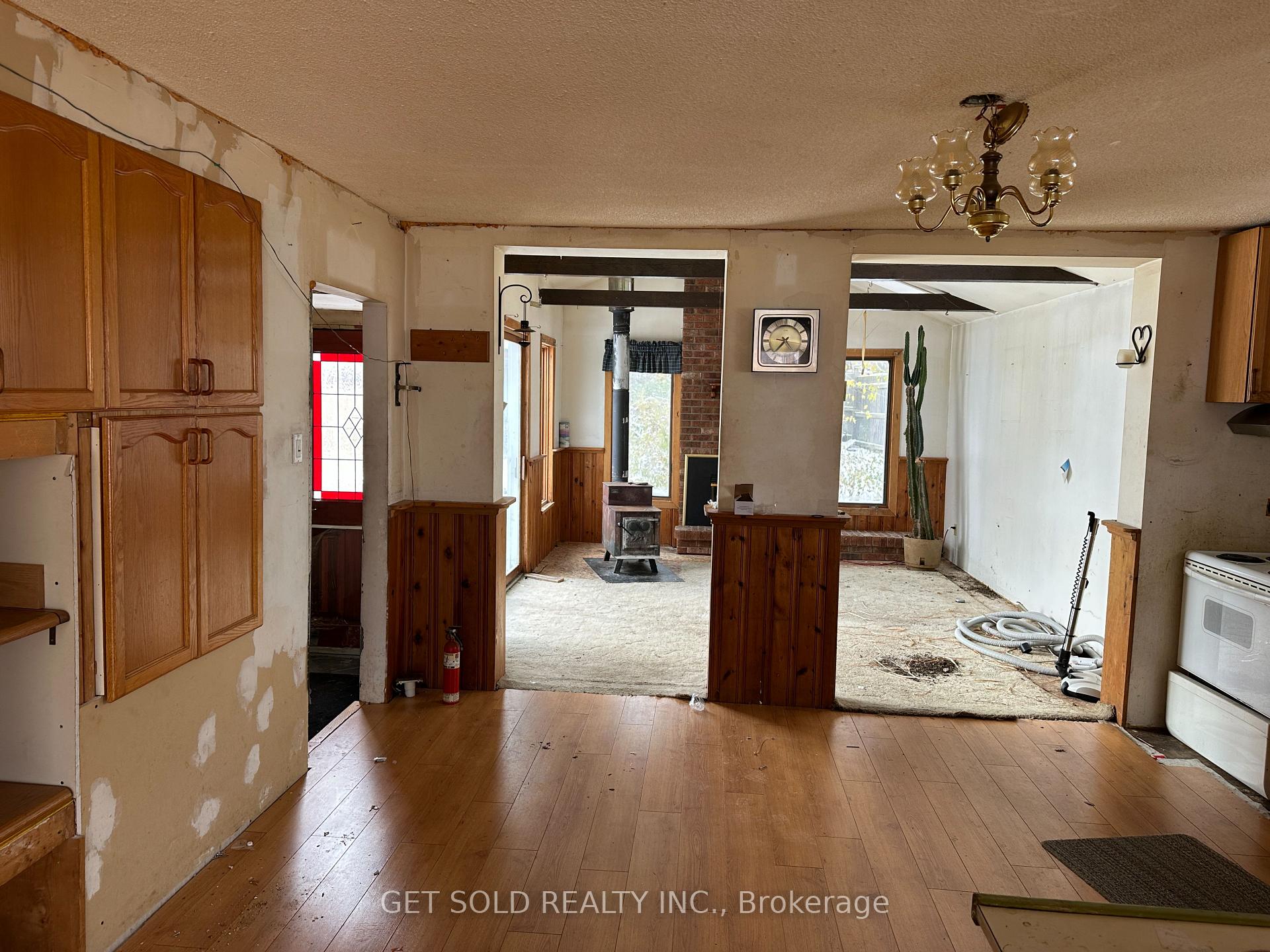 Photo 7 of 7866 Yonge Street N, Innisfil, Stroud — HOMEH