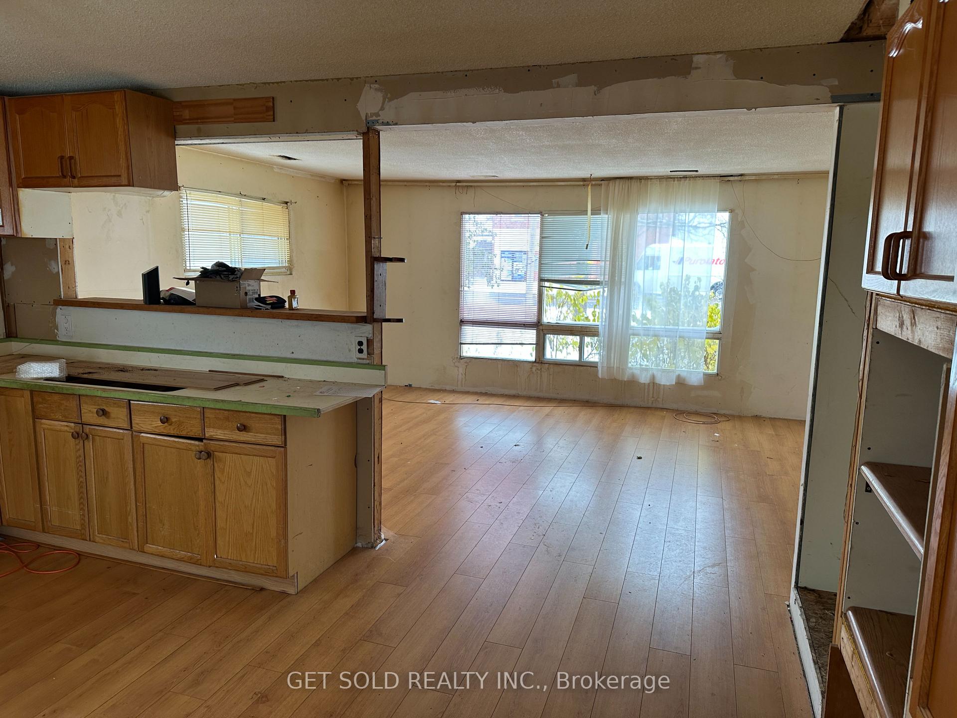 Photo 9 of 7866 Yonge Street N, Innisfil, Stroud — HOMEH