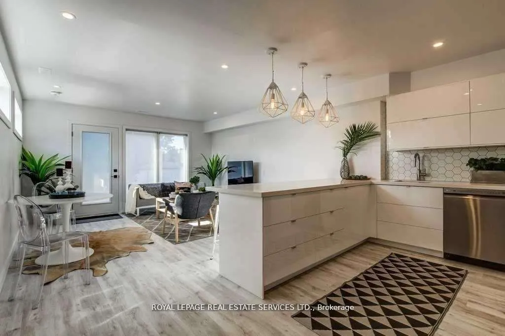 Photo 2 of Unit A, 6 Florence Crescent, Toronto, Rockcliffe-Smythe — HOMEH