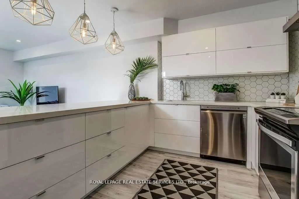 Photo 3 of Unit A, 6 Florence Crescent, Toronto, Rockcliffe-Smythe — HOMEH