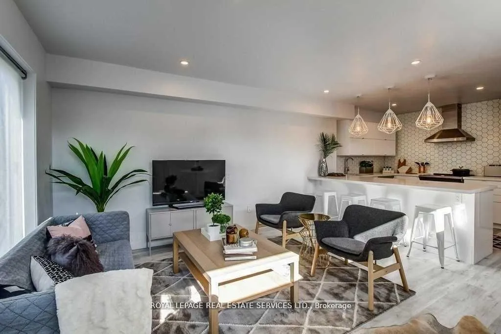 Photo 13 of Unit A, 6 Florence Crescent, Toronto, Rockcliffe-Smythe — HOMEH