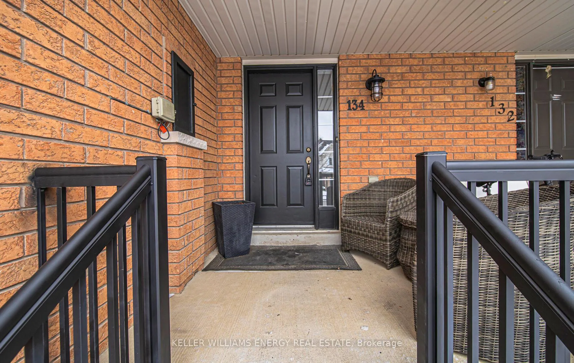 Photo 4 of 134 Kirkland Place, Whitby, Williamsburg — HOMEH