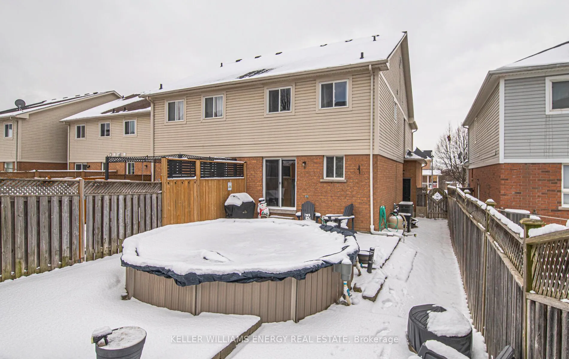 Photo 8 of 134 Kirkland Place, Whitby, Williamsburg — HOMEH