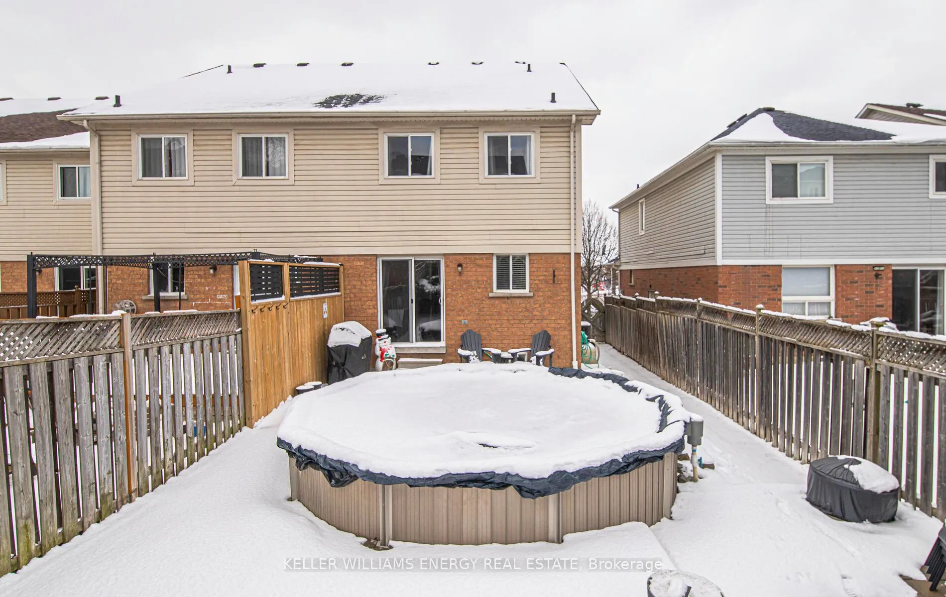 Photo 9 of 134 Kirkland Place, Whitby, Williamsburg — HOMEH