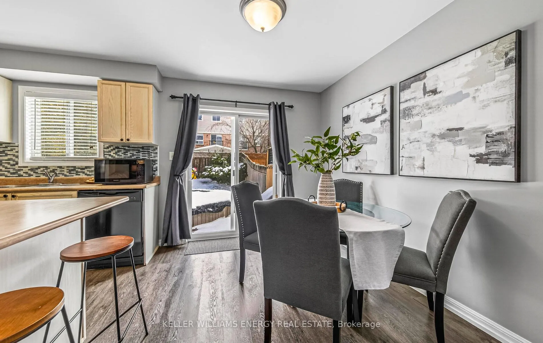 Photo 17 of 134 Kirkland Place, Whitby, Williamsburg — HOMEH