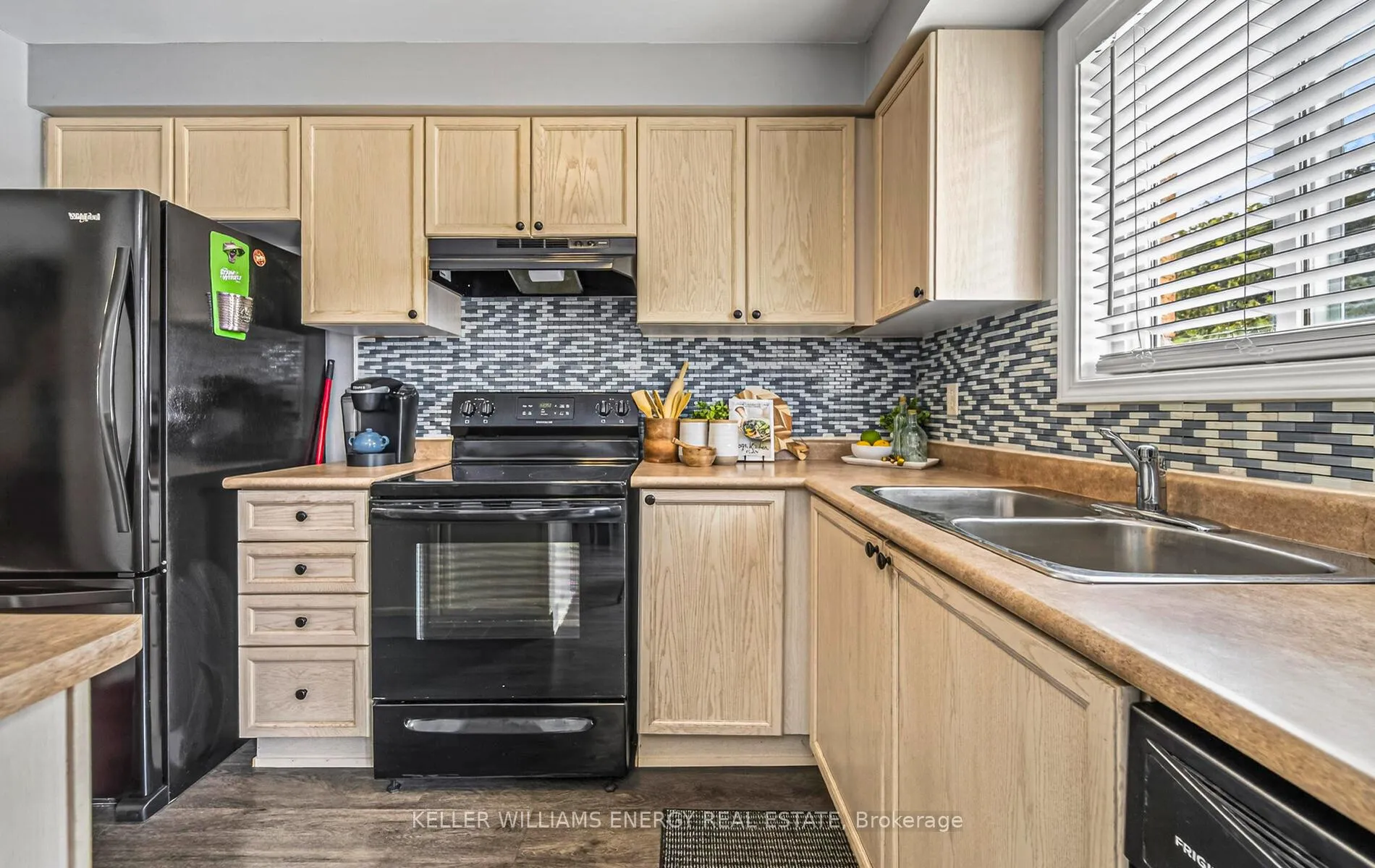 Photo 20 of 134 Kirkland Place, Whitby, Williamsburg — HOMEH
