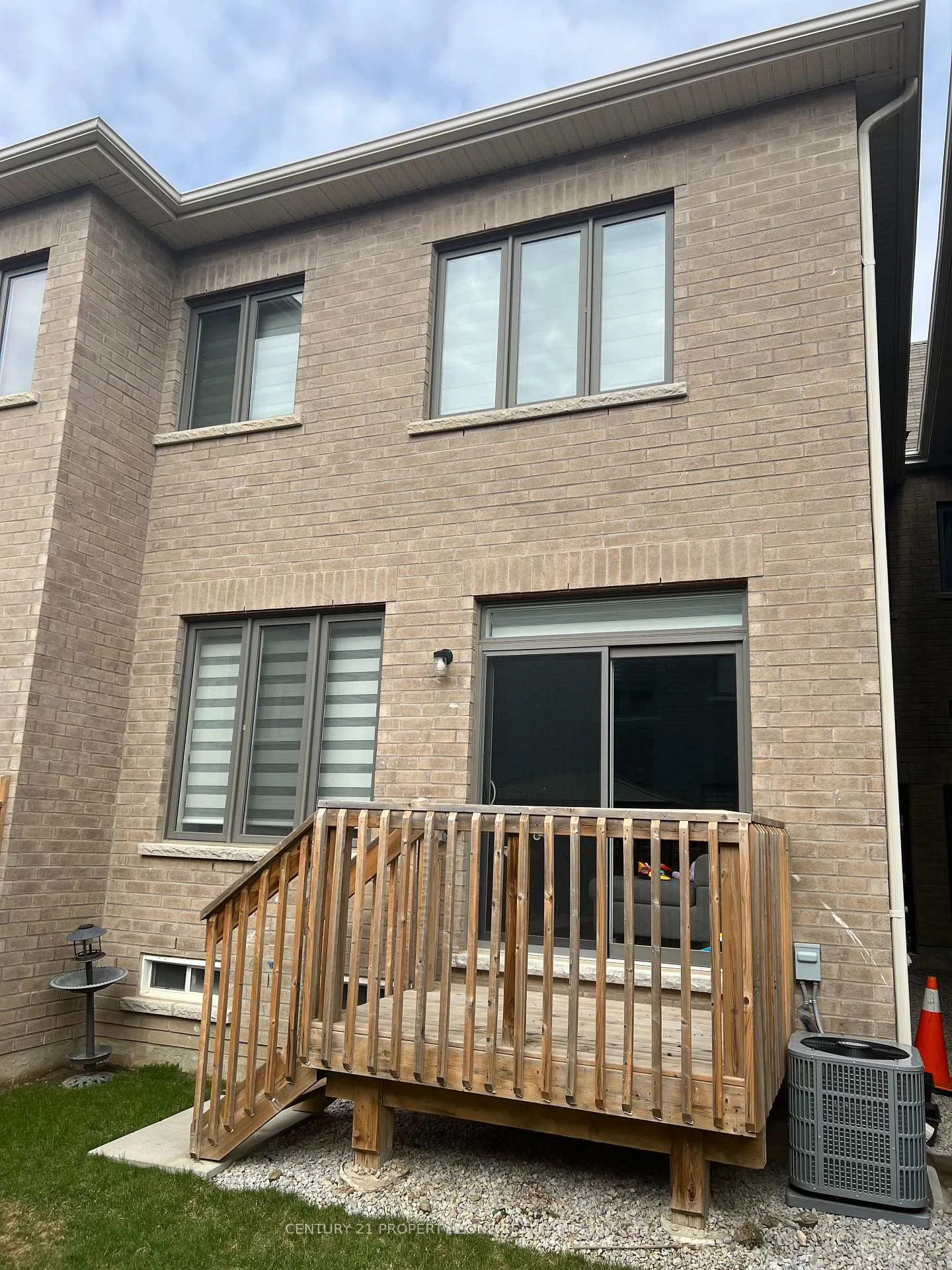 Photo 13 of 26 Adventura Road, Brampton, Northwest Brampton — HOMEH
