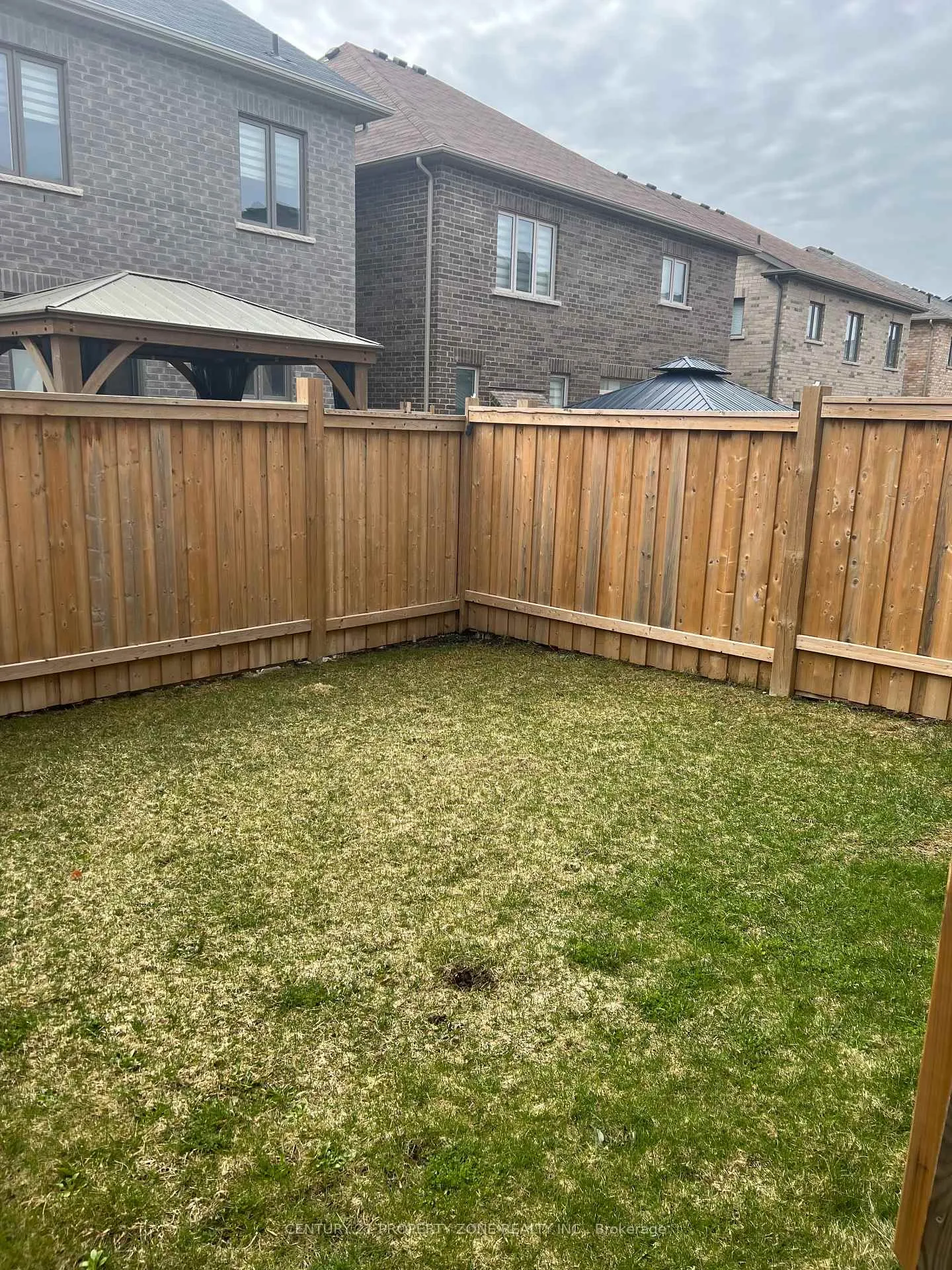 Photo 14 of 26 Adventura Road, Brampton, Northwest Brampton — HOMEH