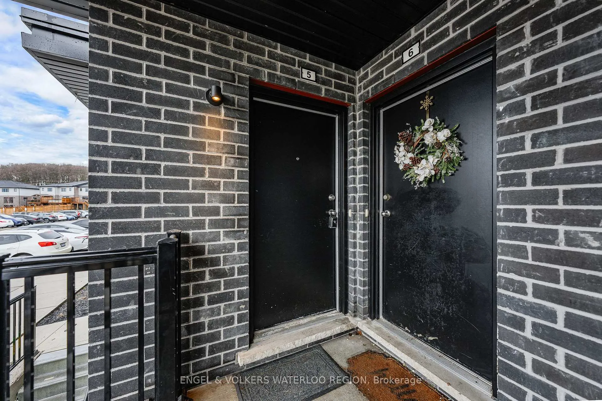 Photo 2 of Unit 5, 235 Chapel Hill Drive, Kitchener — HOMEH