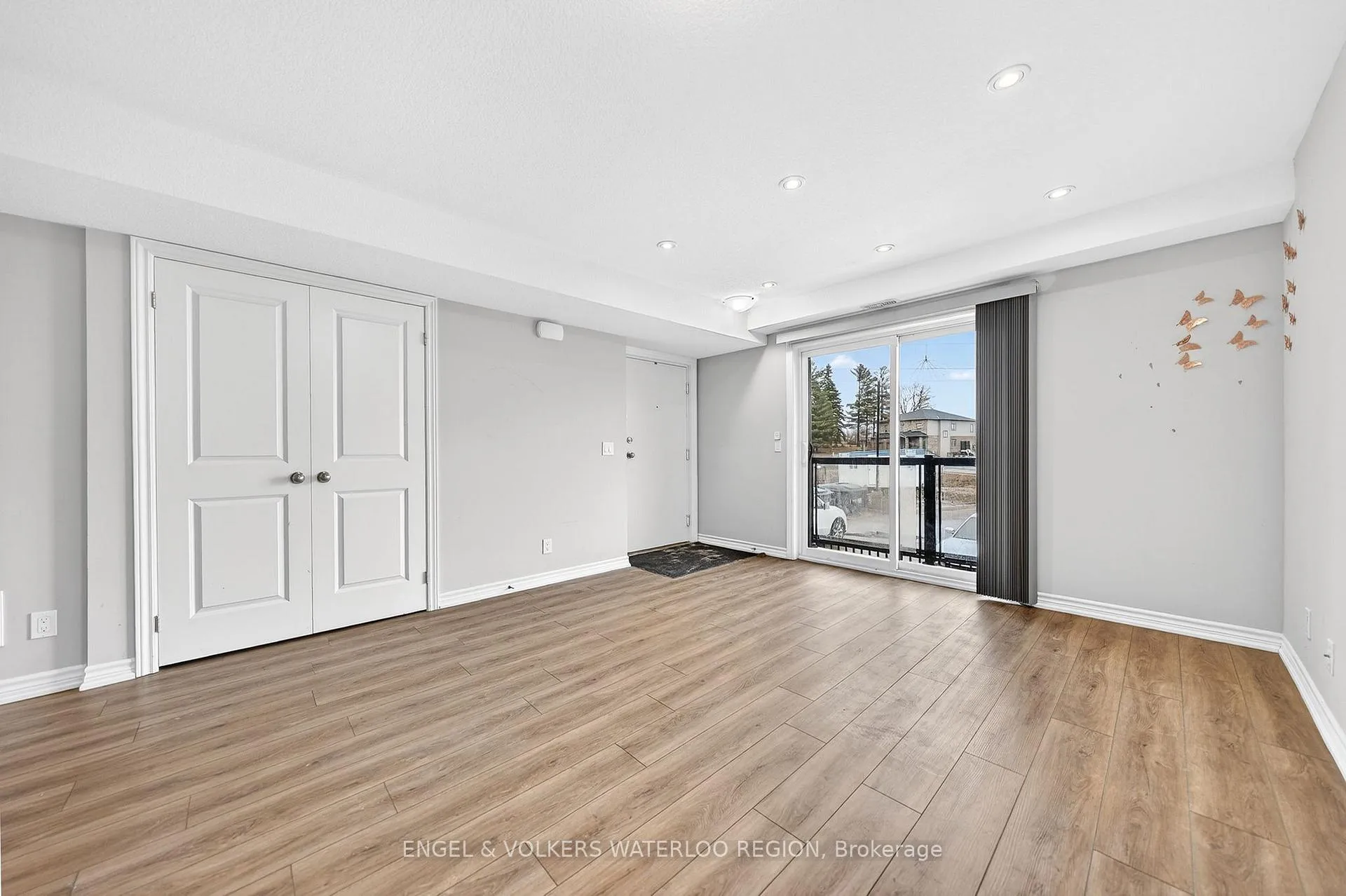Photo 5 of Unit 5, 235 Chapel Hill Drive, Kitchener — HOMEH