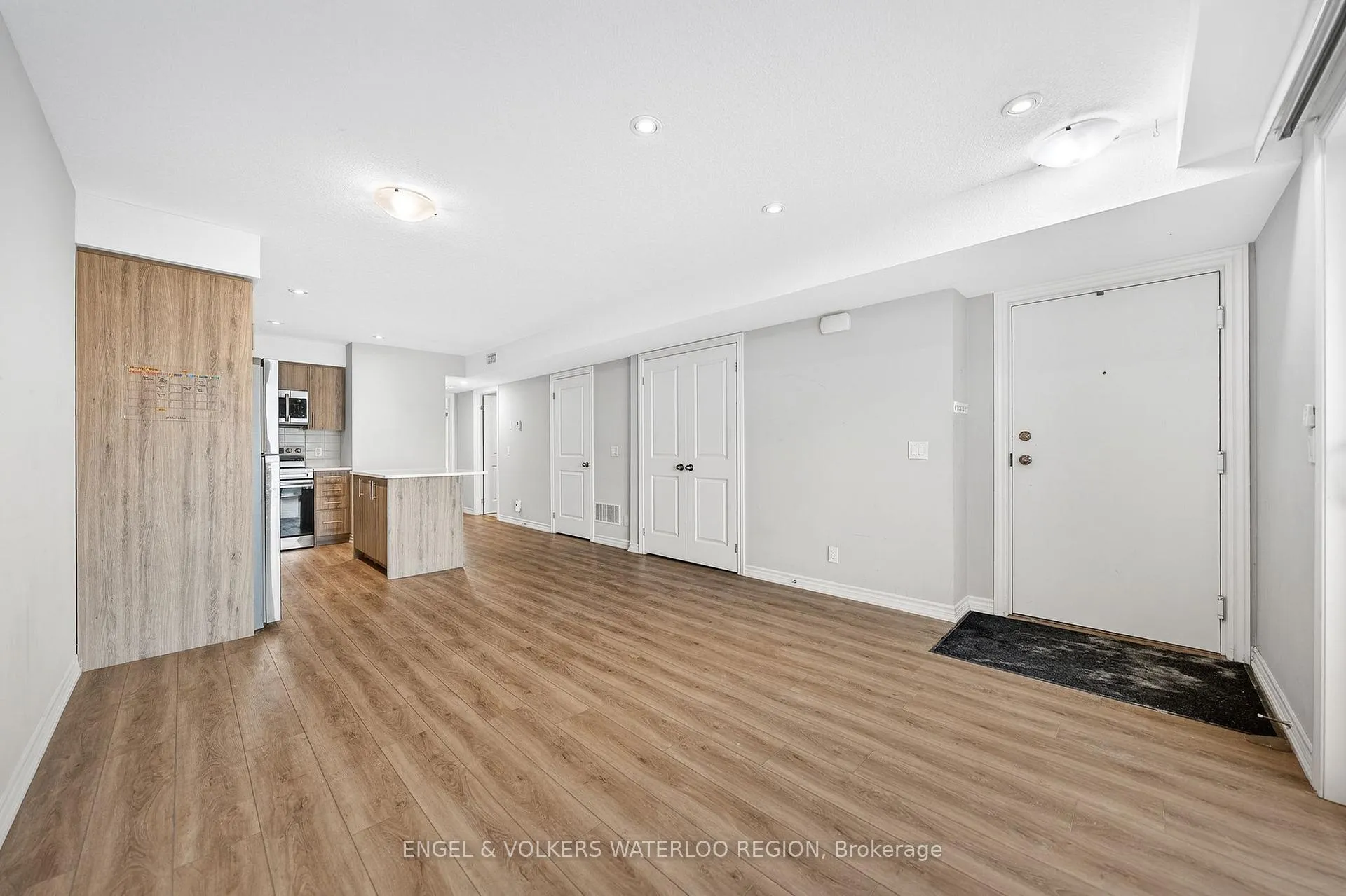 Photo 8 of Unit 5, 235 Chapel Hill Drive, Kitchener — HOMEH