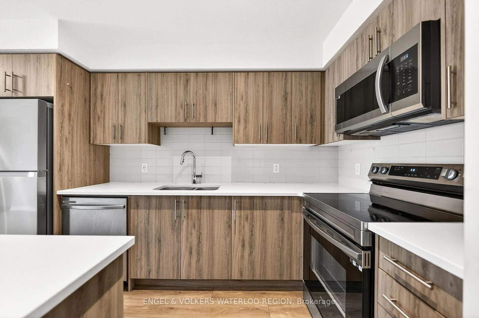 Photo 10 of Unit 5, 235 Chapel Hill Drive, Kitchener — HOMEH