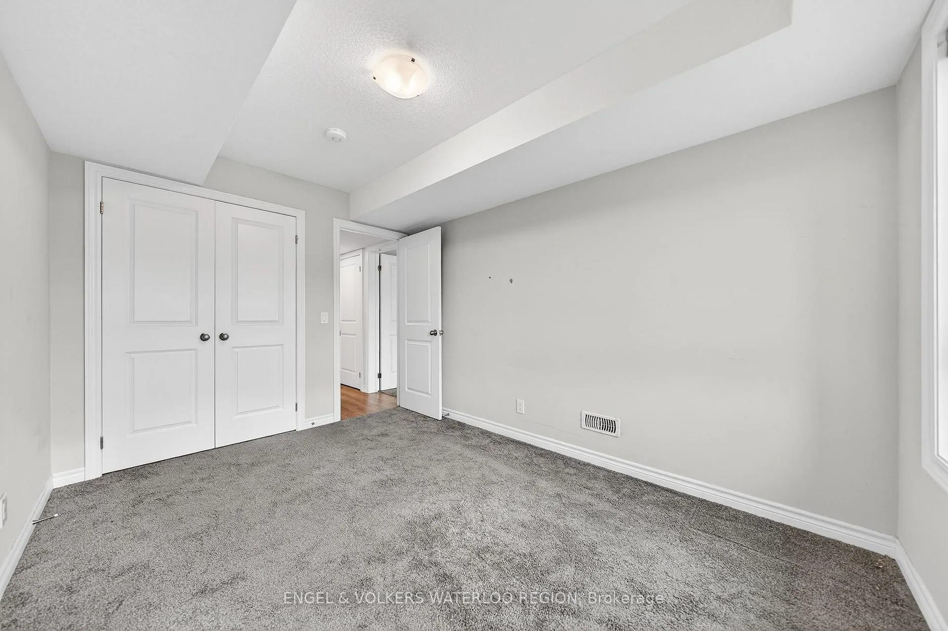 Photo 16 of Unit 5, 235 Chapel Hill Drive, Kitchener — HOMEH