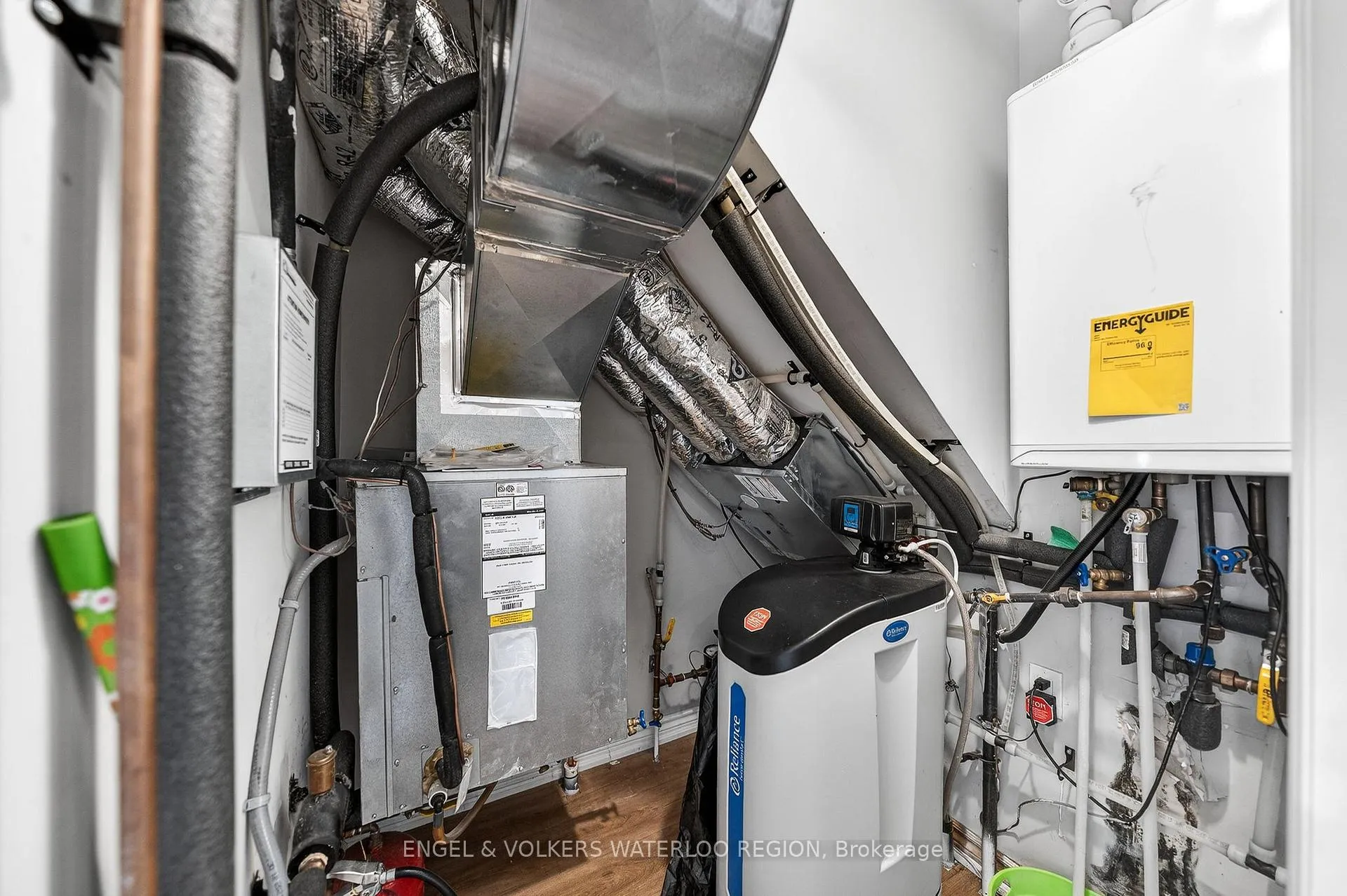 Photo 19 of Unit 5, 235 Chapel Hill Drive, Kitchener — HOMEH