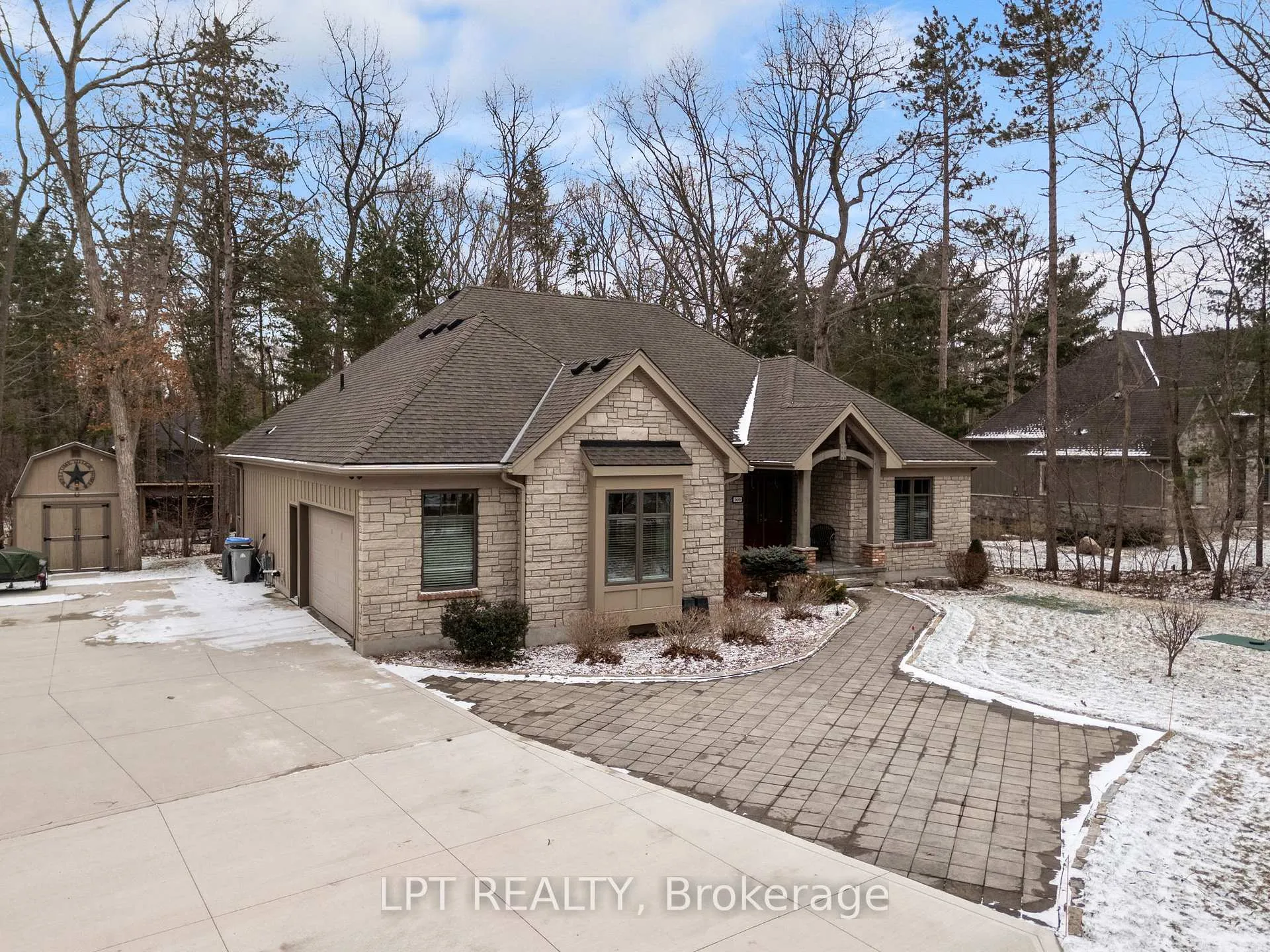 Photo 2 of 8695 Timberwood Trail, Lambton Shores, Grand Bend — HOMEH