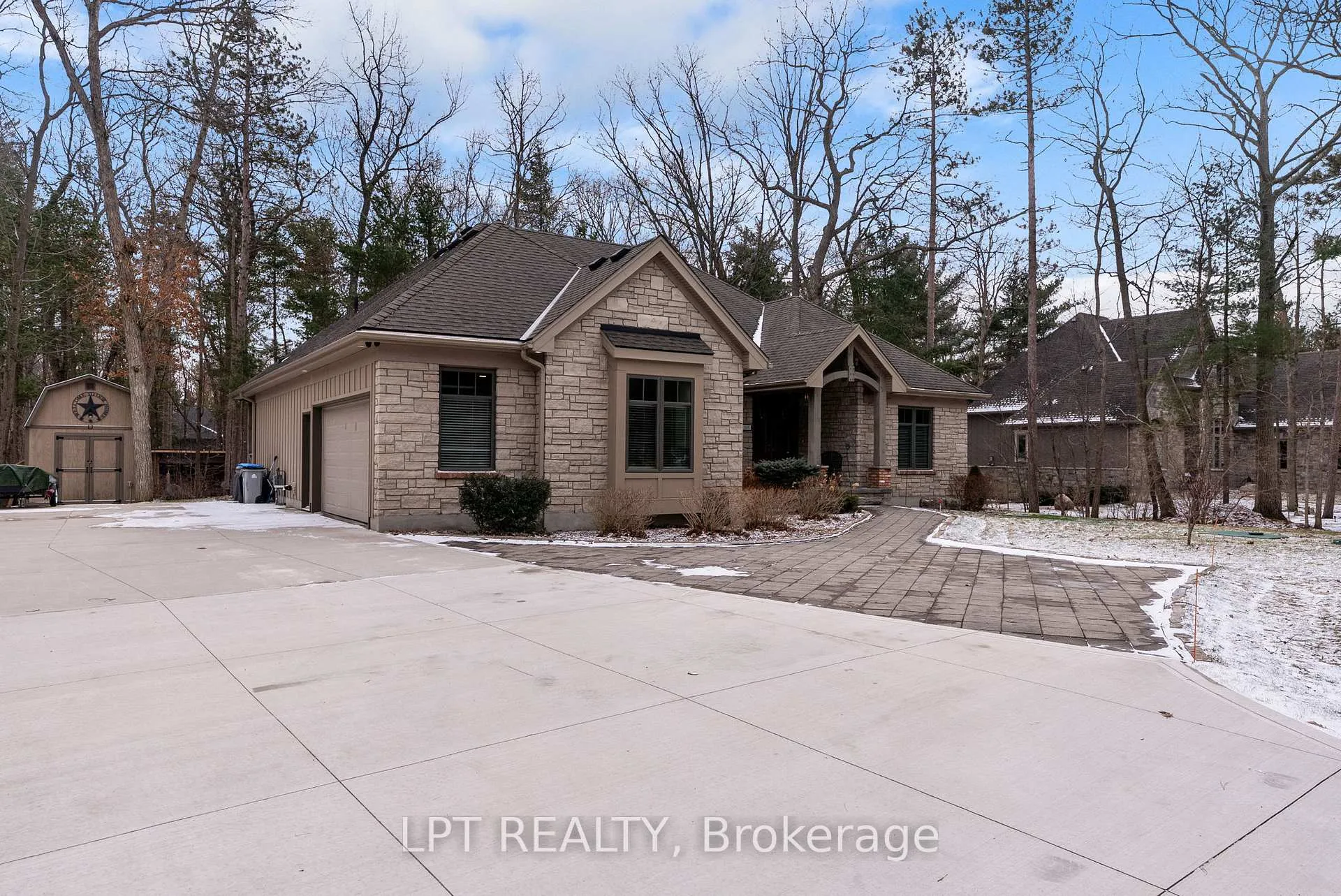 Photo 5 of 8695 Timberwood Trail, Lambton Shores, Grand Bend — HOMEH