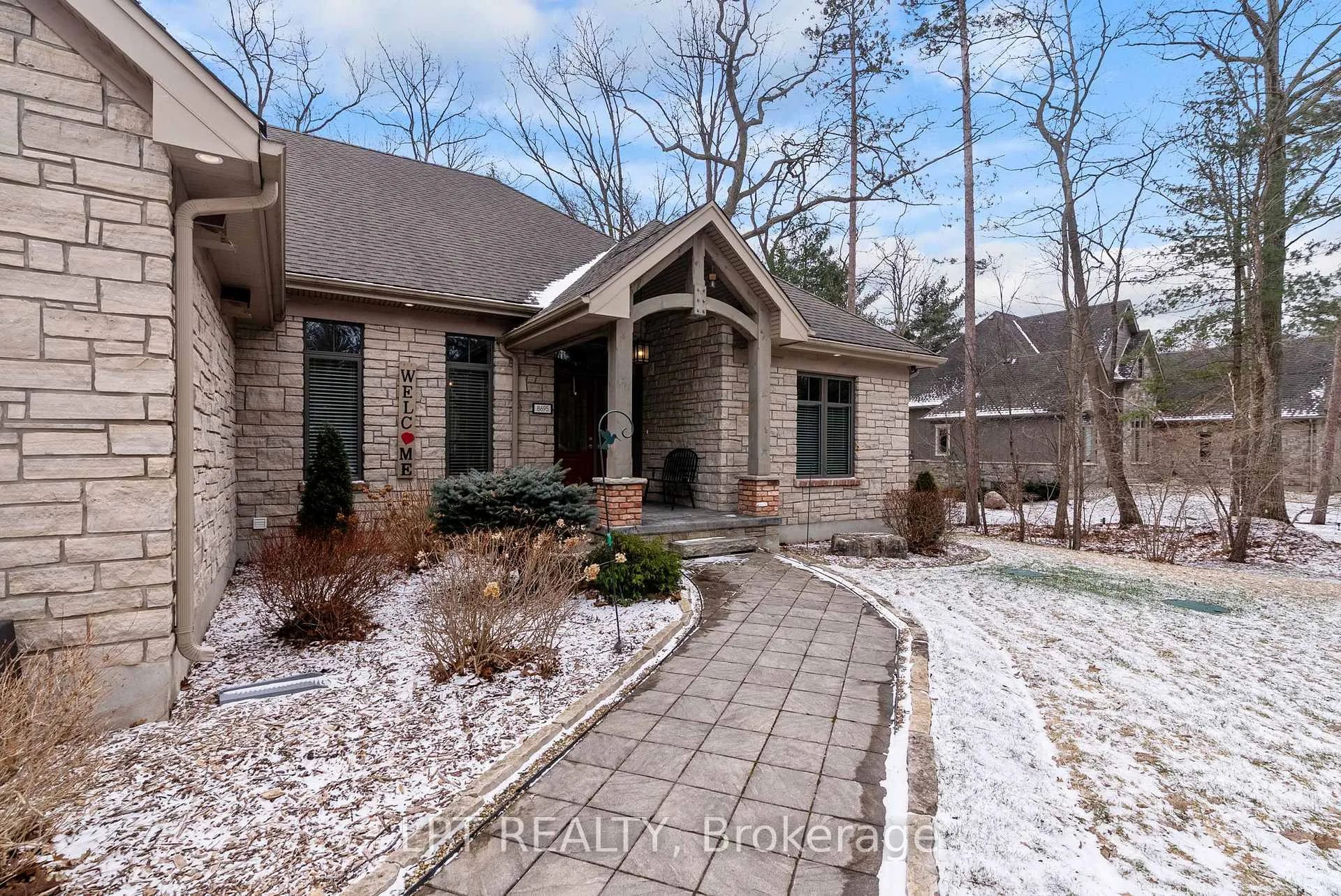 Photo 6 of 8695 Timberwood Trail, Lambton Shores, Grand Bend — HOMEH