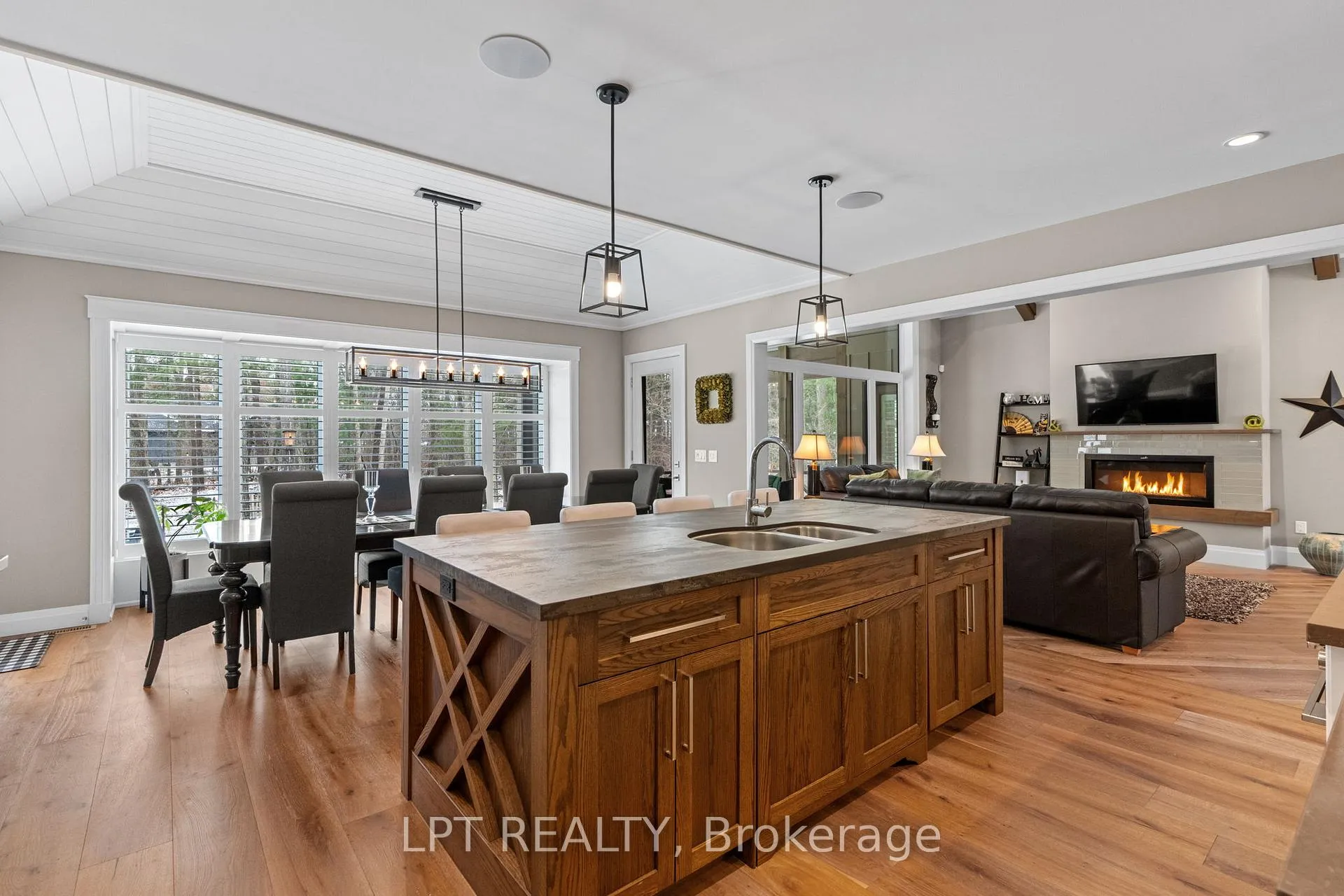 Photo 18 of 8695 Timberwood Trail, Lambton Shores, Grand Bend — HOMEH