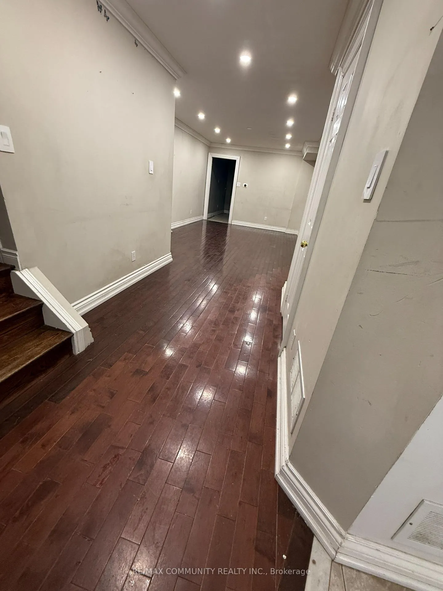 Photo 2 of 12 Caruso Drive, Brampton, Brampton South — HOMEH