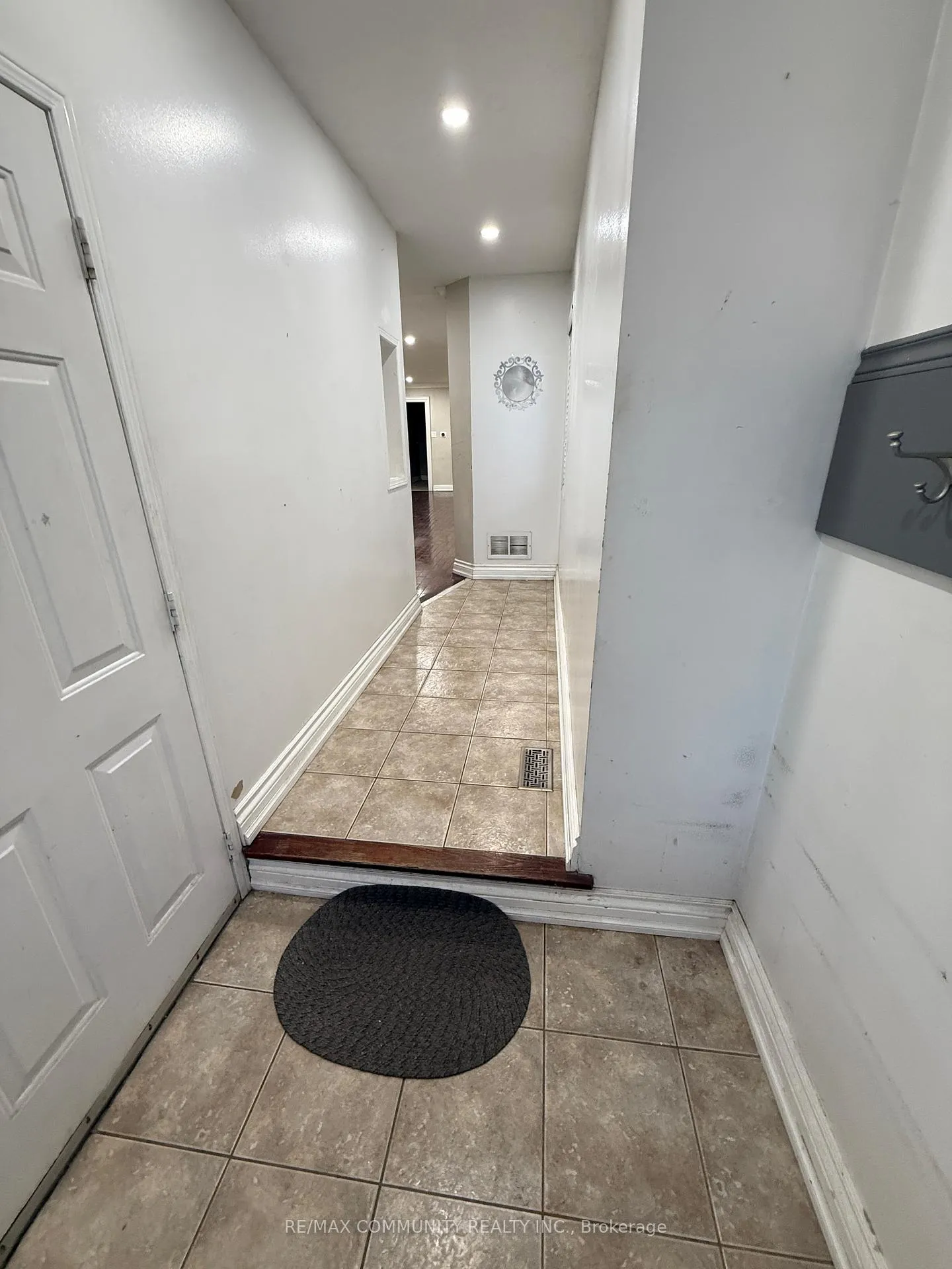 Photo 4 of 12 Caruso Drive, Brampton, Brampton South — HOMEH