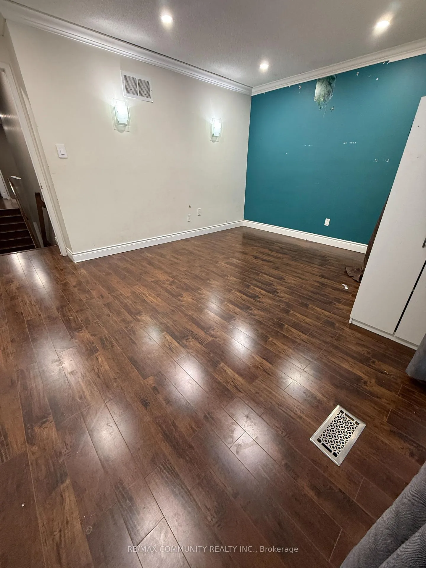 Photo 9 of 12 Caruso Drive, Brampton, Brampton South — HOMEH