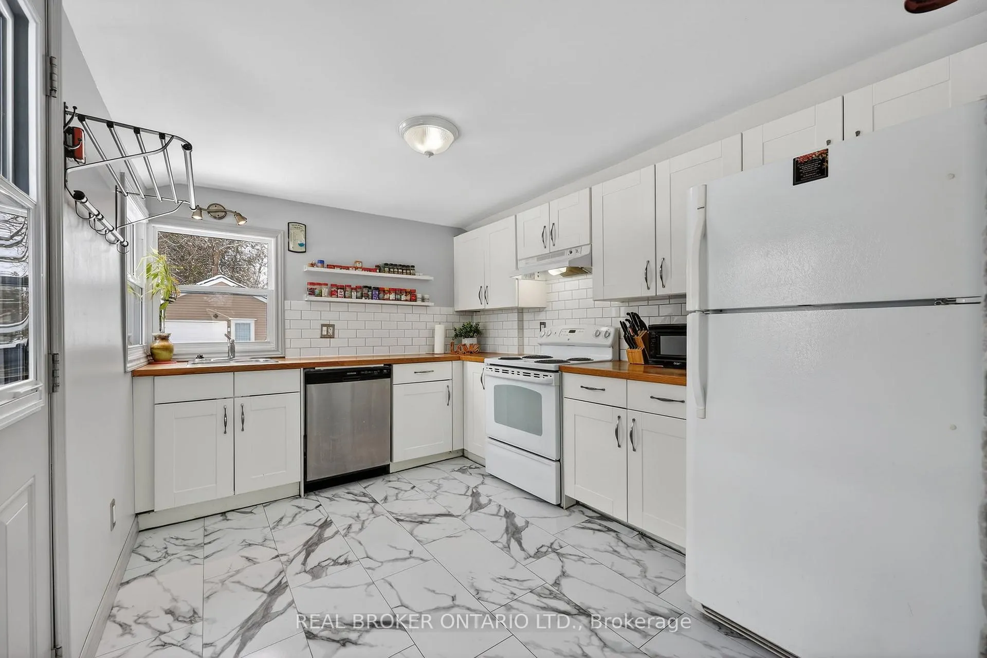 Photo 3 of 322 11 Line S, Oro-Medonte, Hawkestone — HOMEH