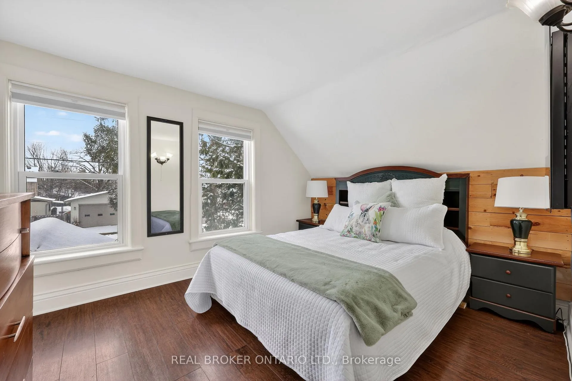 Photo 10 of 322 11 Line S, Oro-Medonte, Hawkestone — HOMEH