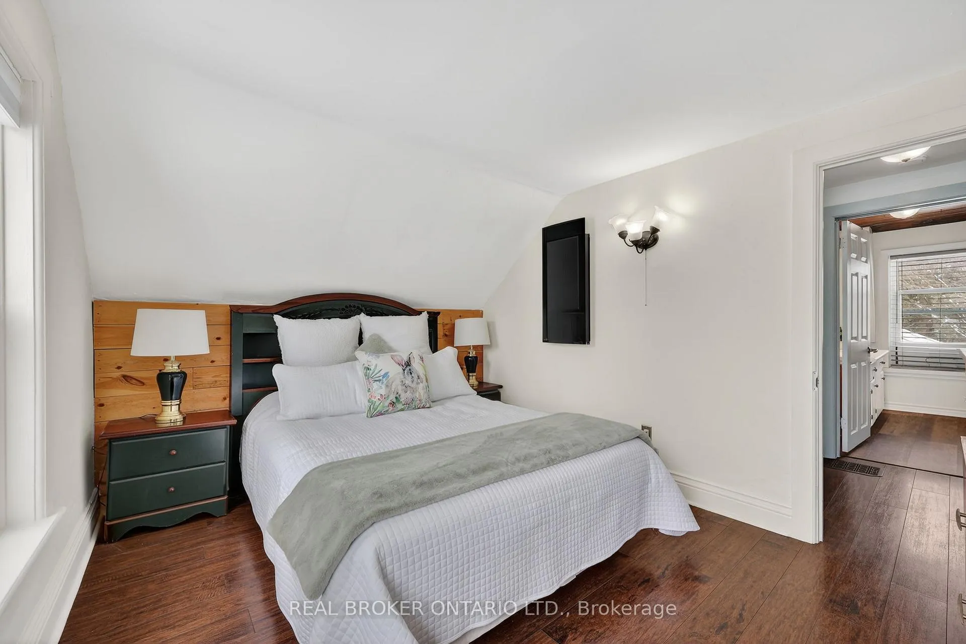 Photo 11 of 322 11 Line S, Oro-Medonte, Hawkestone — HOMEH