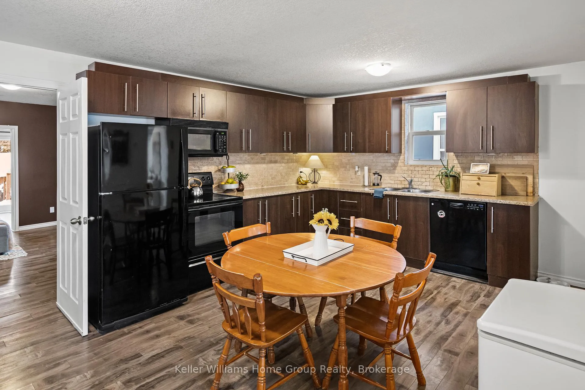 Photo 6 of 162 Alice Street, Guelph, St. Patrick's Ward — HOMEH