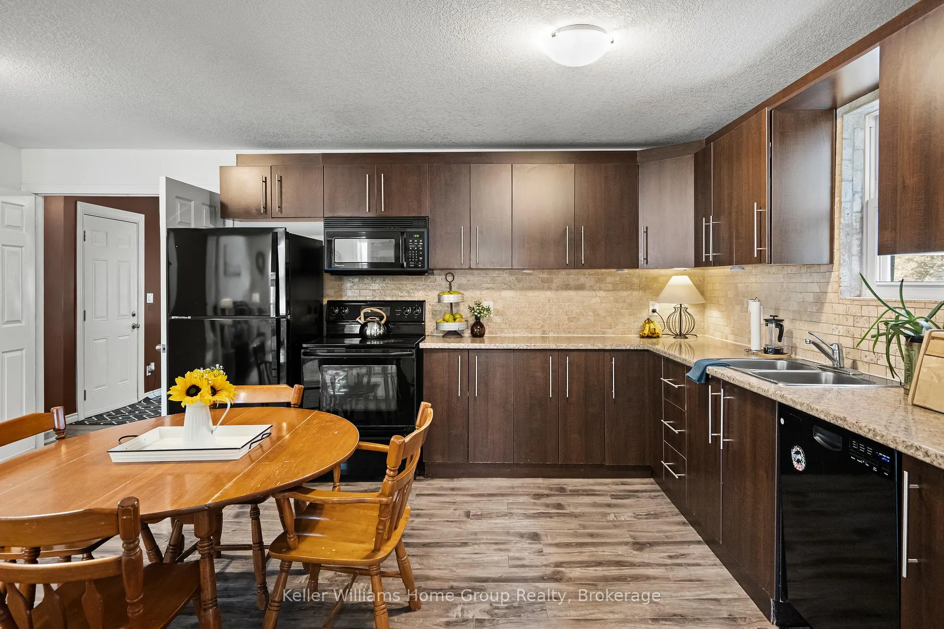 Photo 8 of 162 Alice Street, Guelph, St. Patrick's Ward — HOMEH