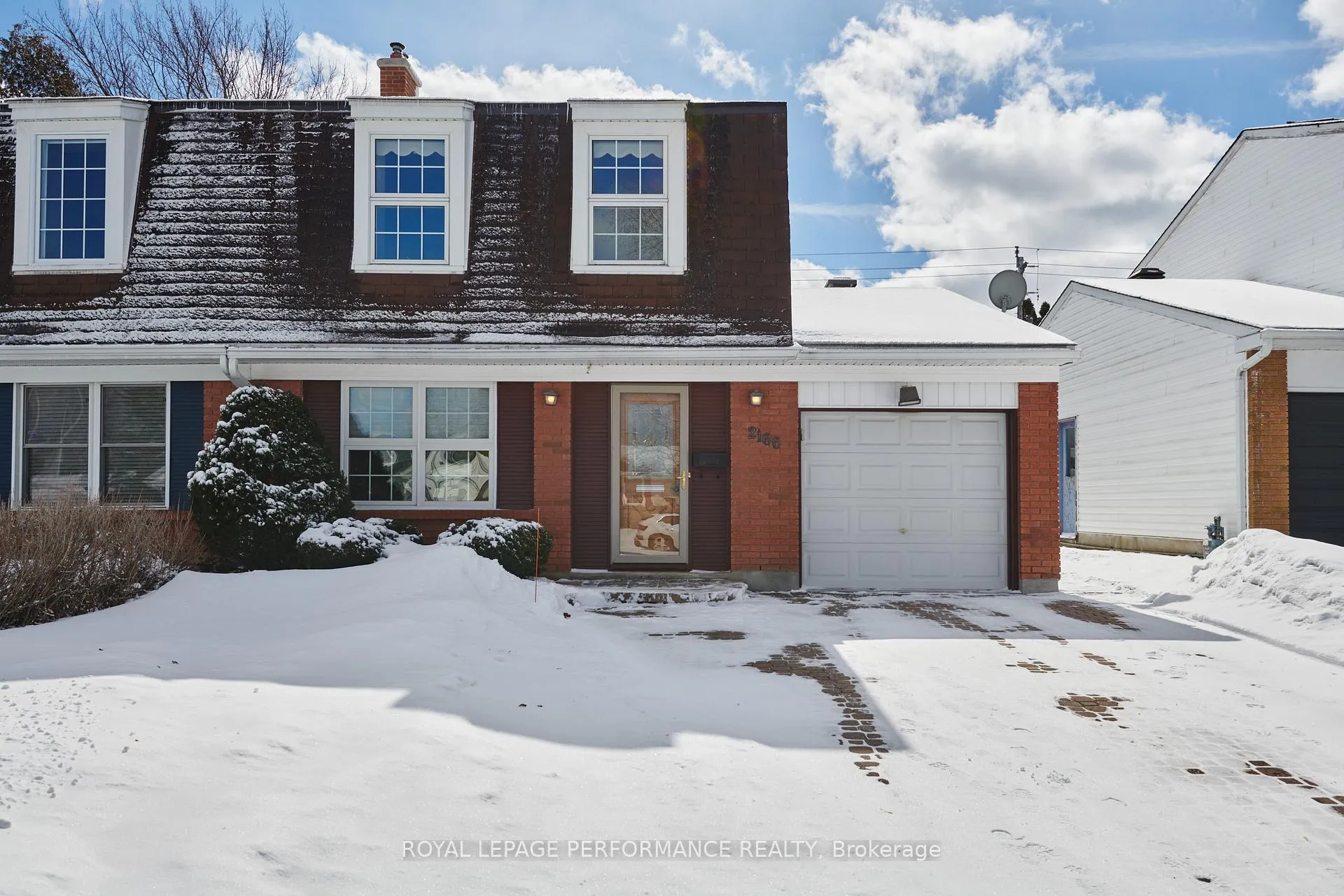Front of 2166 Bickerton Avenue