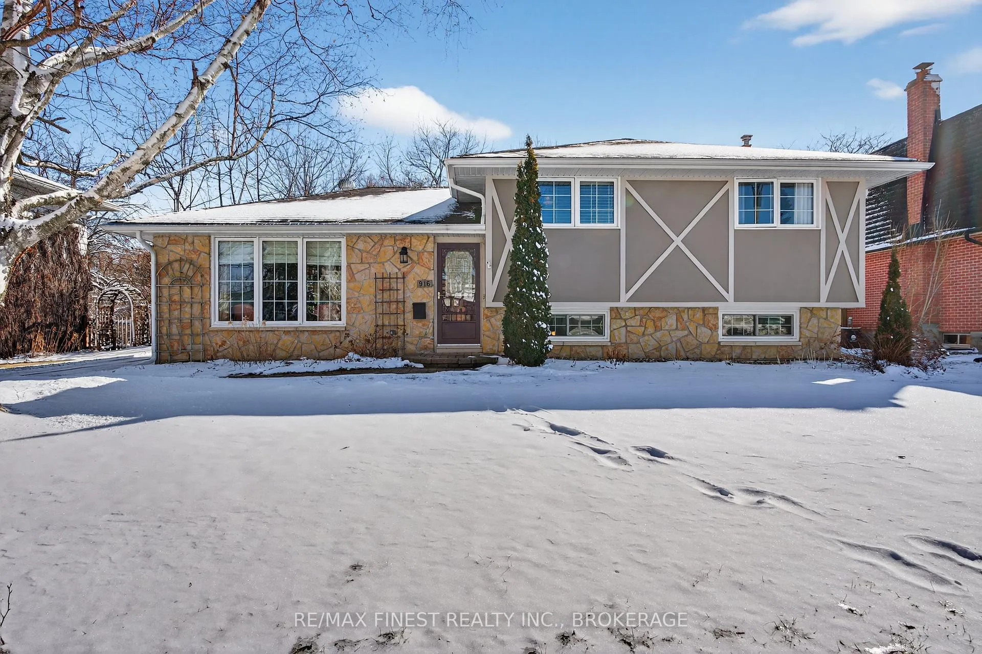 Photo 1 of 916 Percy Crescent, Kingston, City Southwest — HOMEH