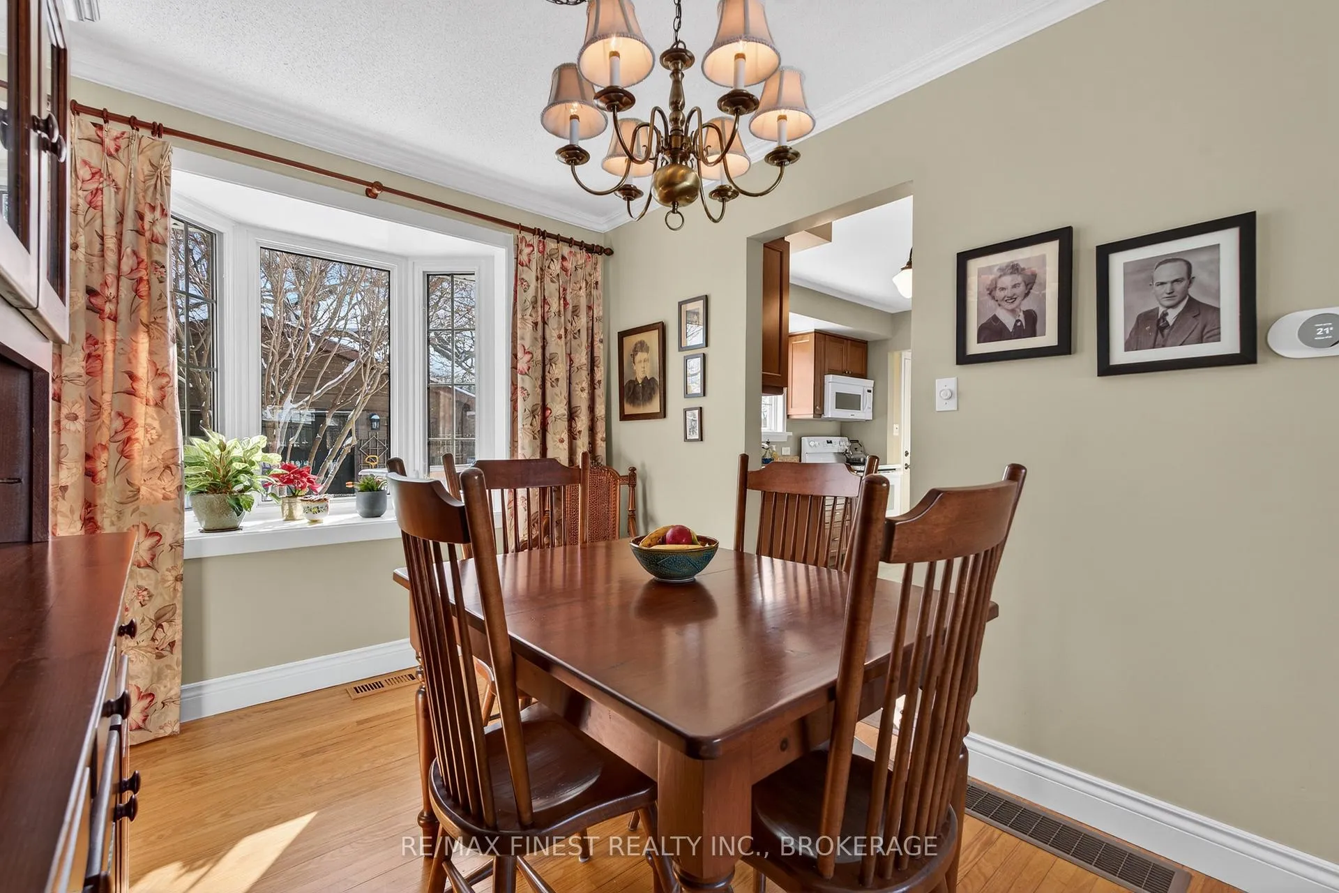 Photo 10 of 916 Percy Crescent, Kingston, City Southwest — HOMEH