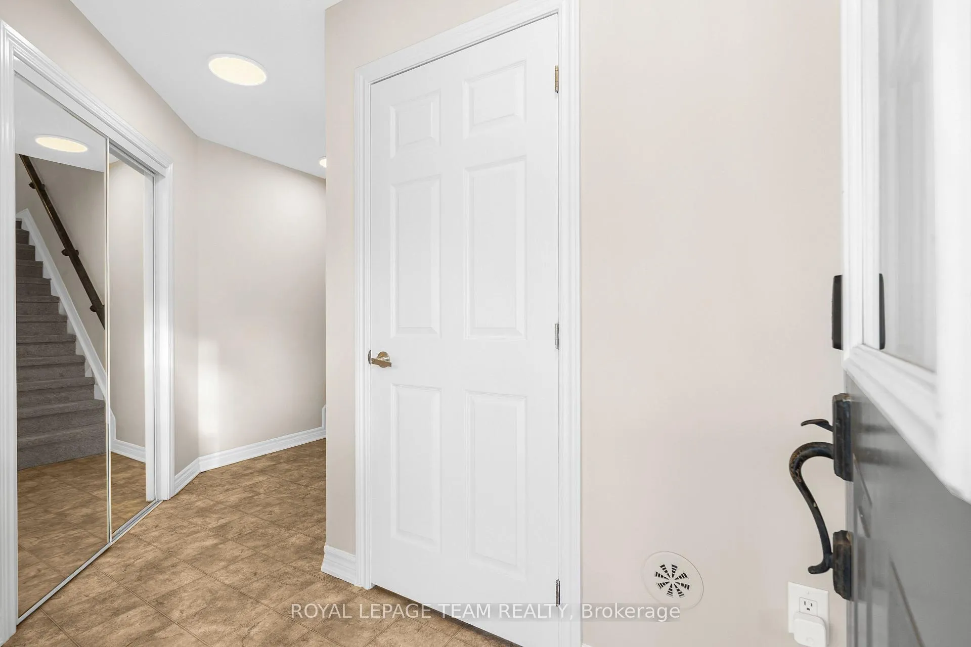Photo 5 of 151 Grenadine Street, Ottawa, Stittsville (North) — HOMEH