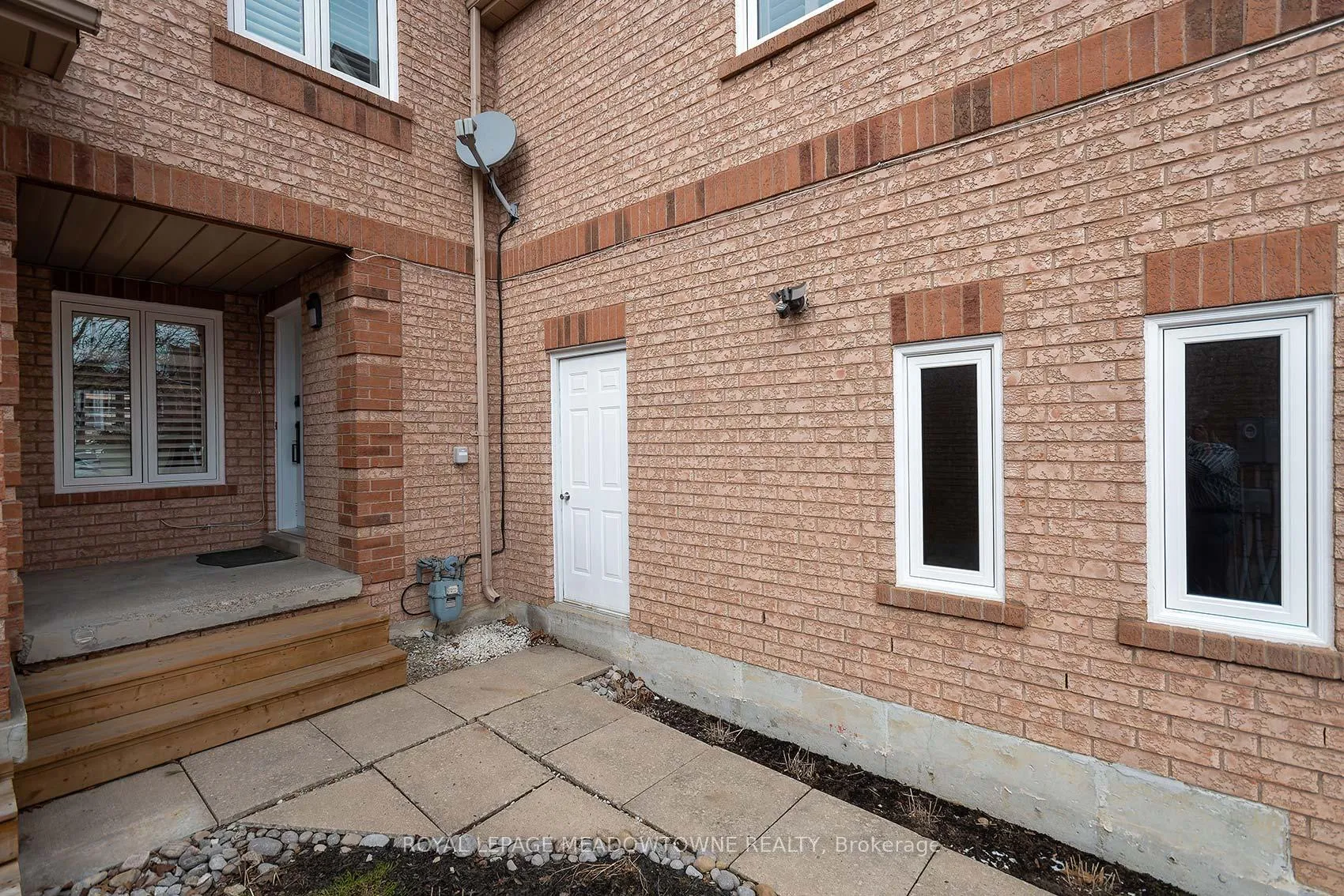 Photo 5 of 82 Mosley Crescent, Brampton, Fletcher's West — HOMEH